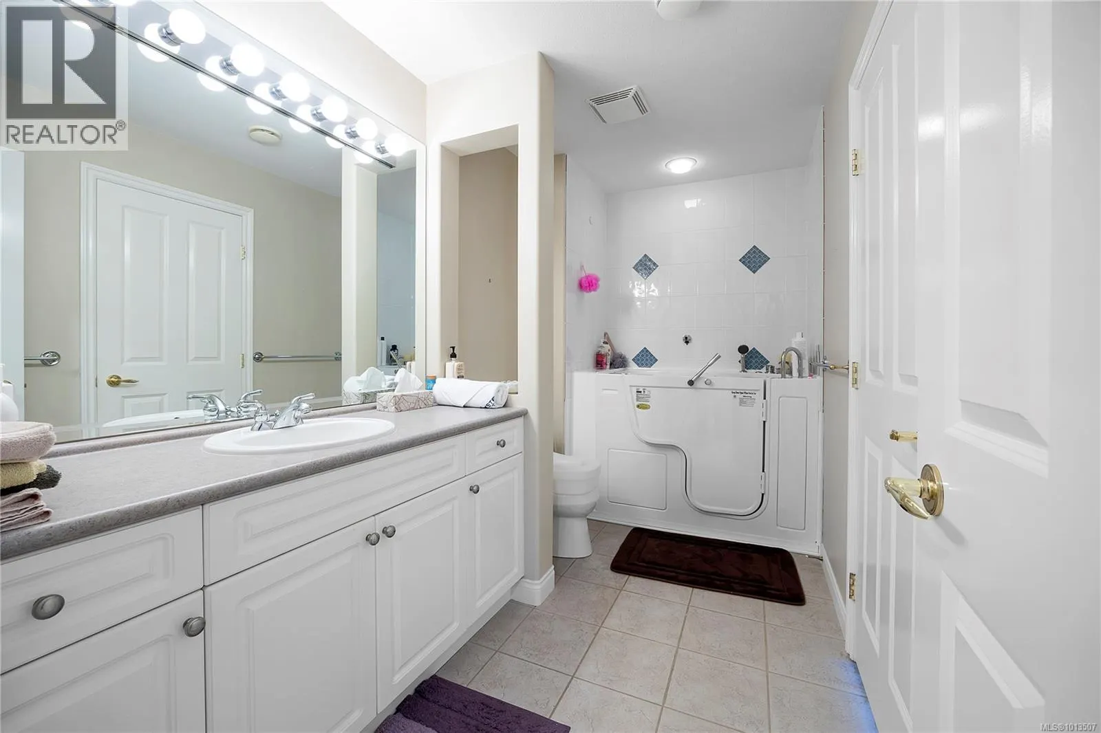 1381 Gabriola Dr