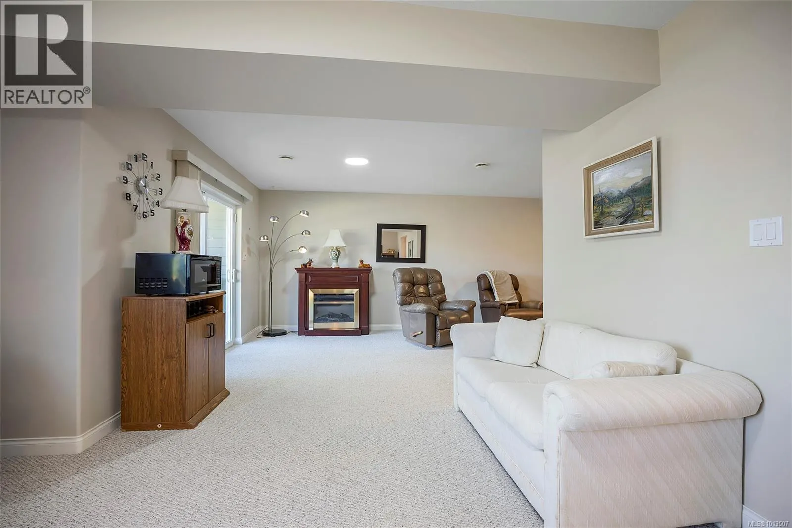 1381 Gabriola Dr