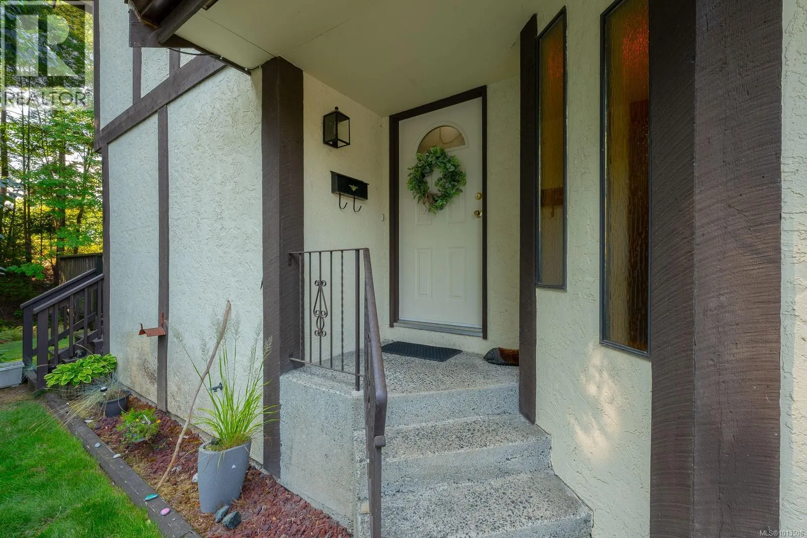 557 Doreen Pl
