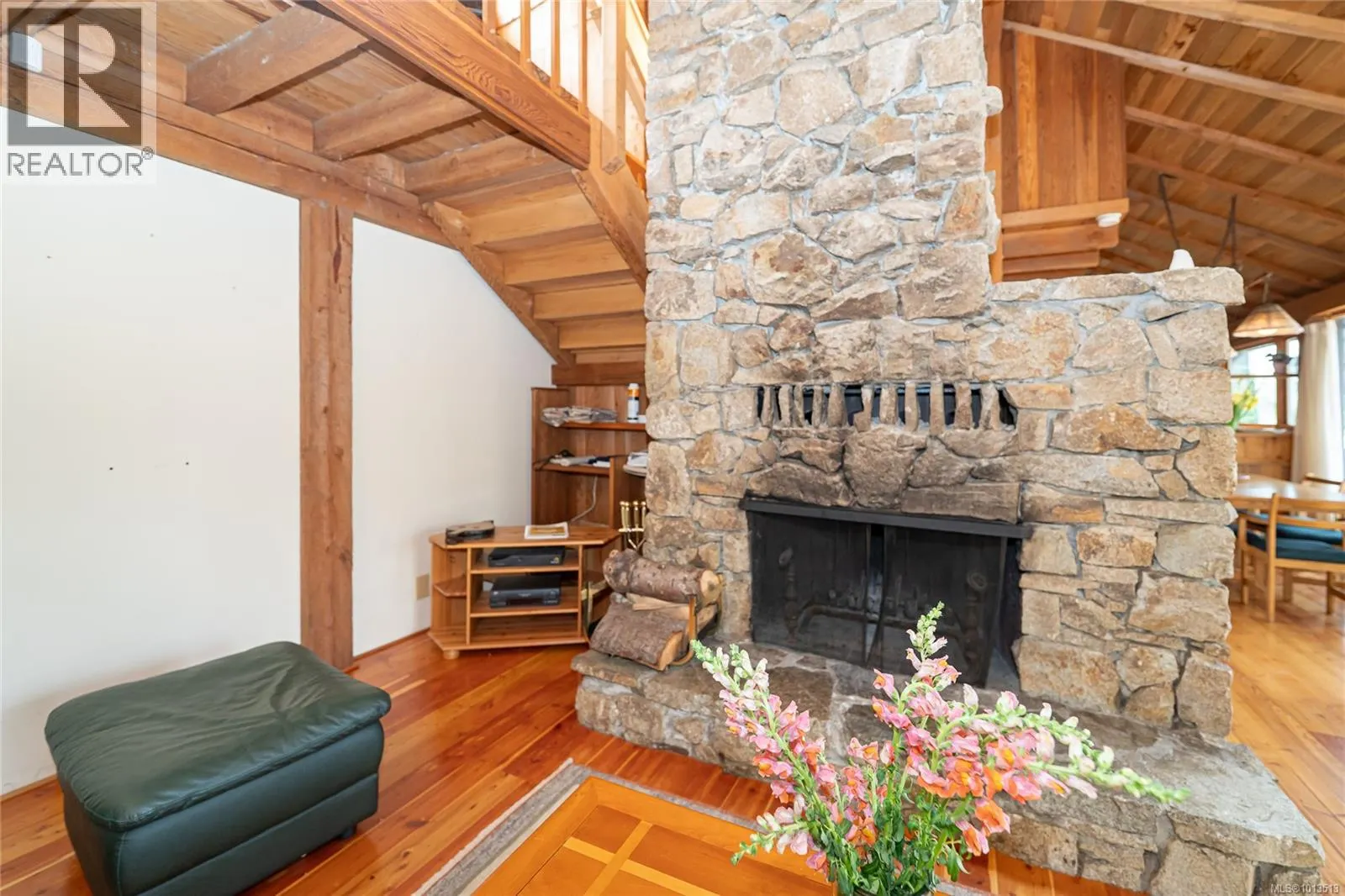 122 Ontario Pl
