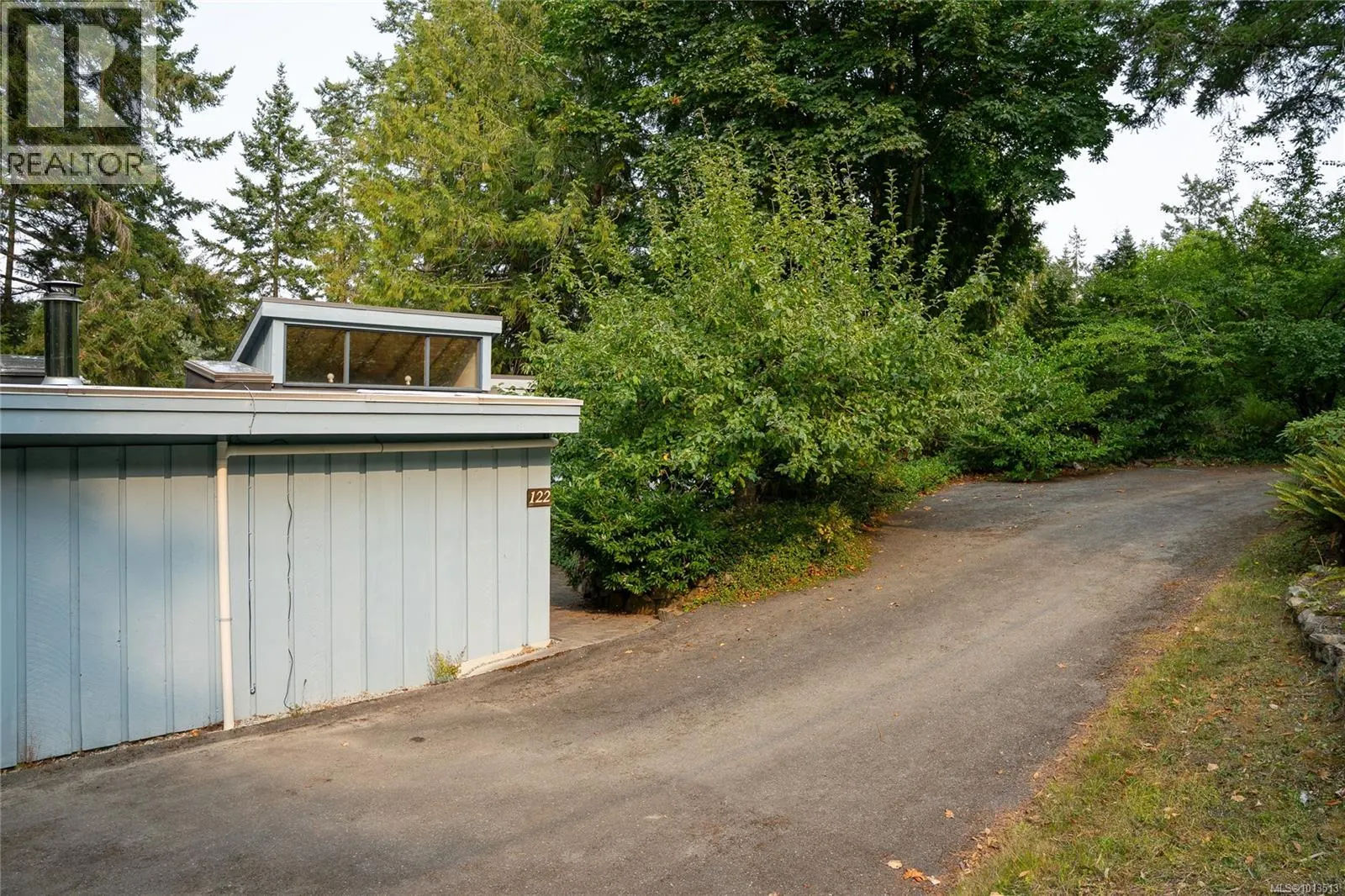 122 Ontario Pl