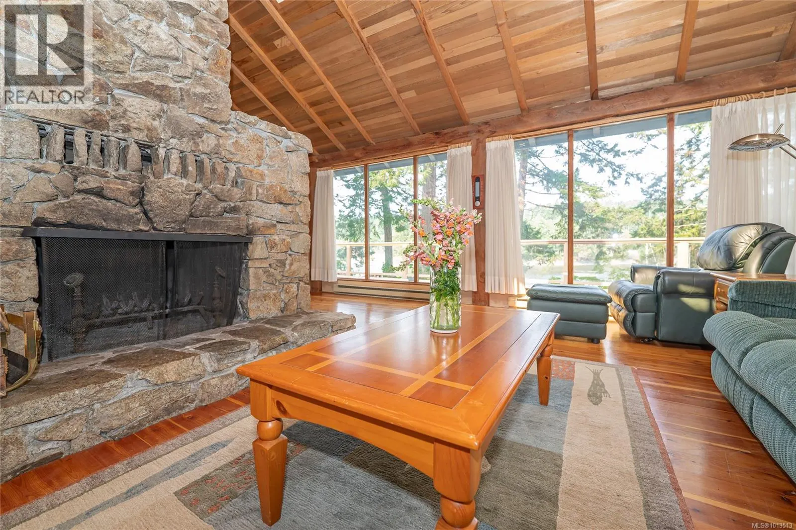 122 Ontario Pl