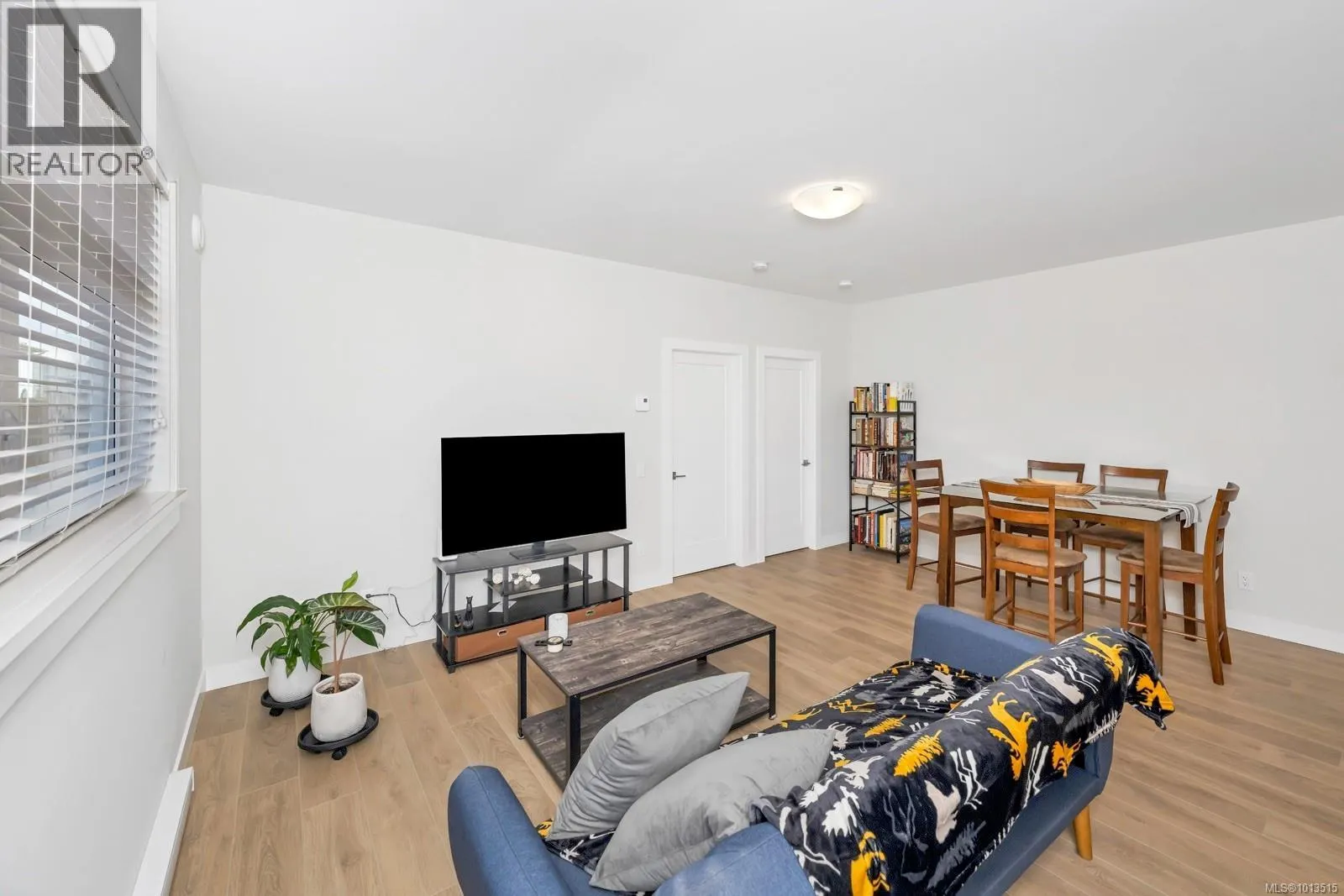 2083 Deerbrush Cres