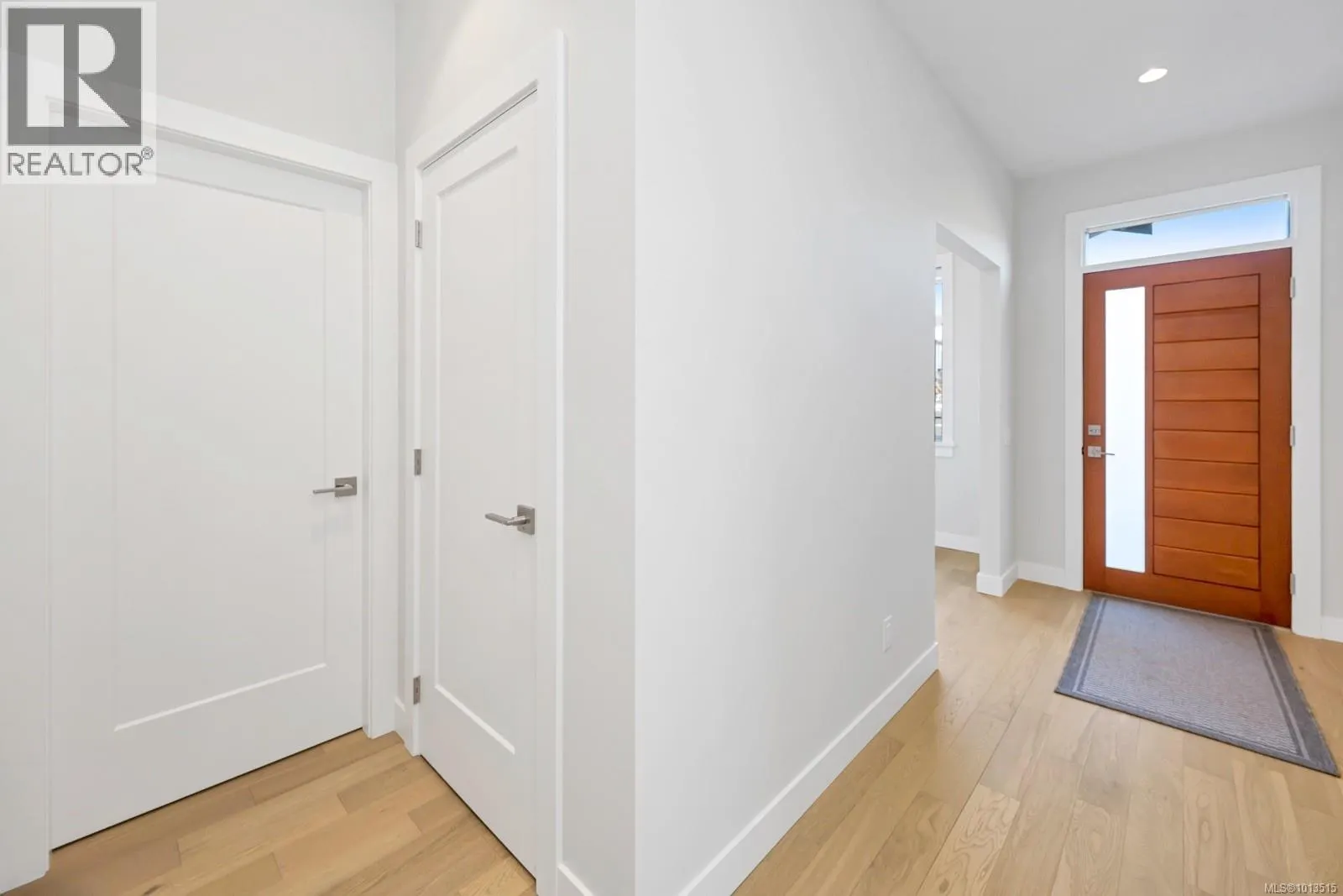 2083 Deerbrush Cres