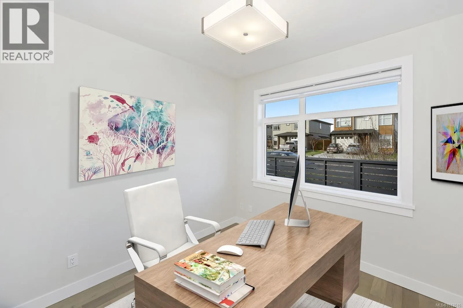 2083 Deerbrush Cres