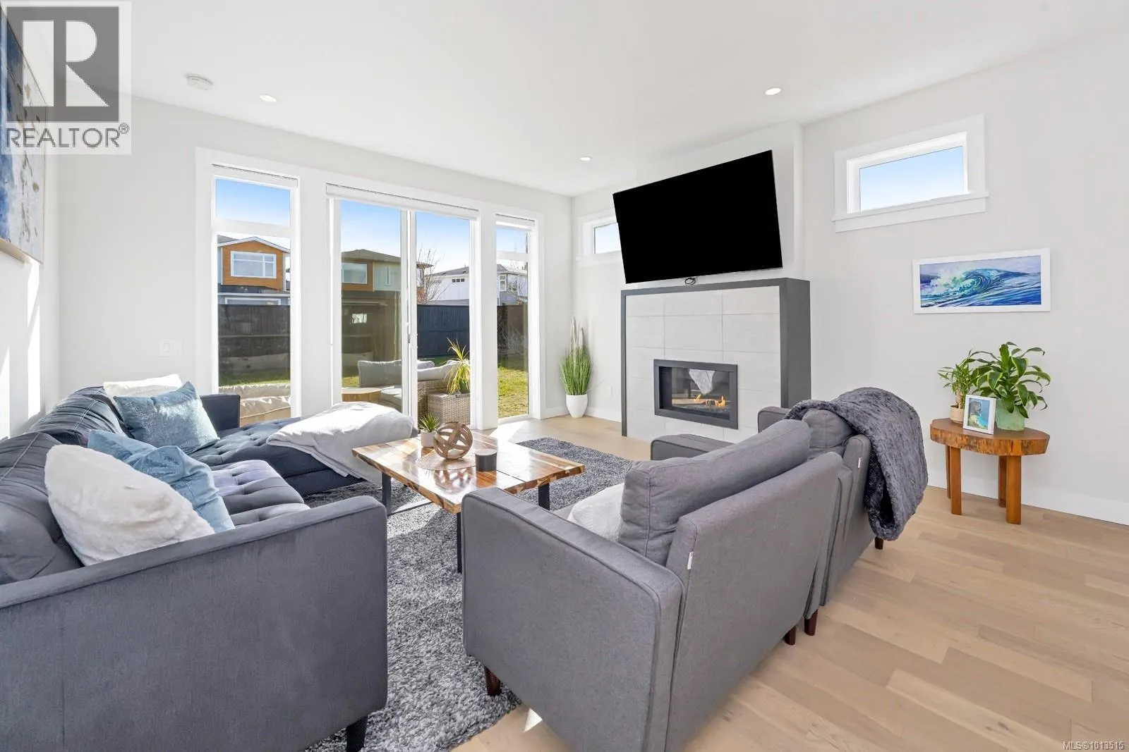 2083 Deerbrush Cres