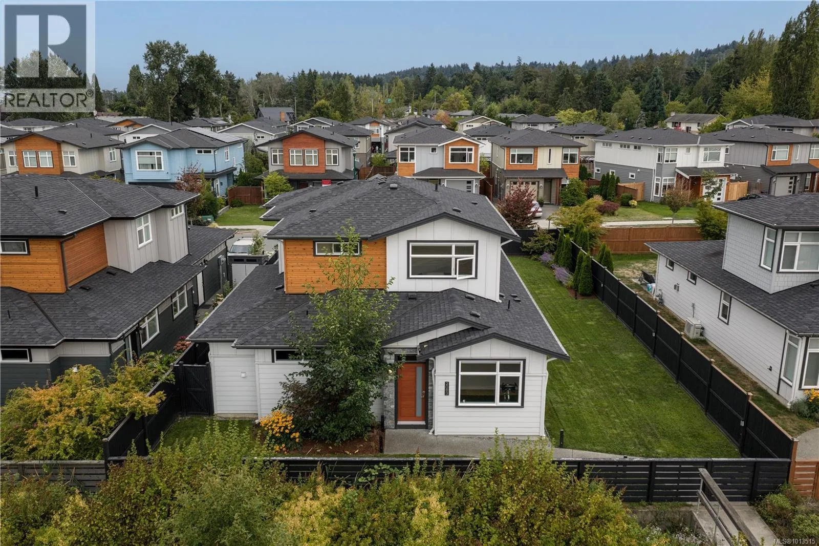 2083 Deerbrush Cres