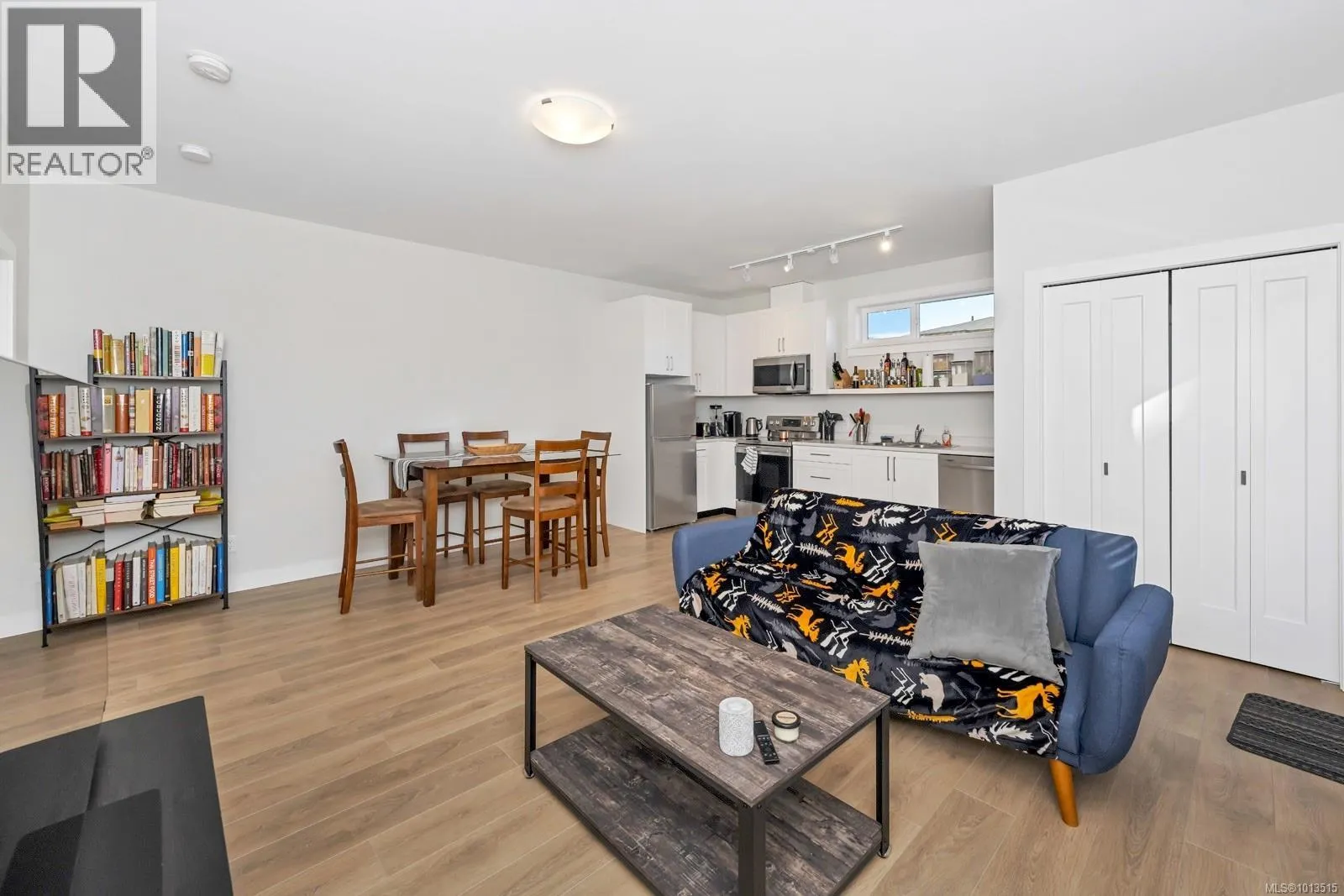2083 Deerbrush Cres