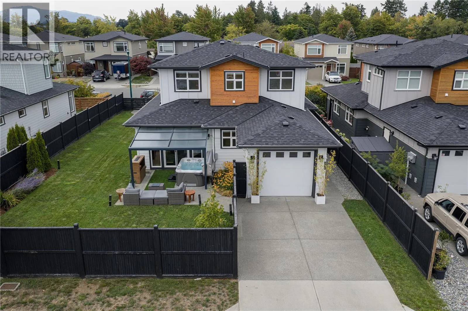 2083 Deerbrush Cres