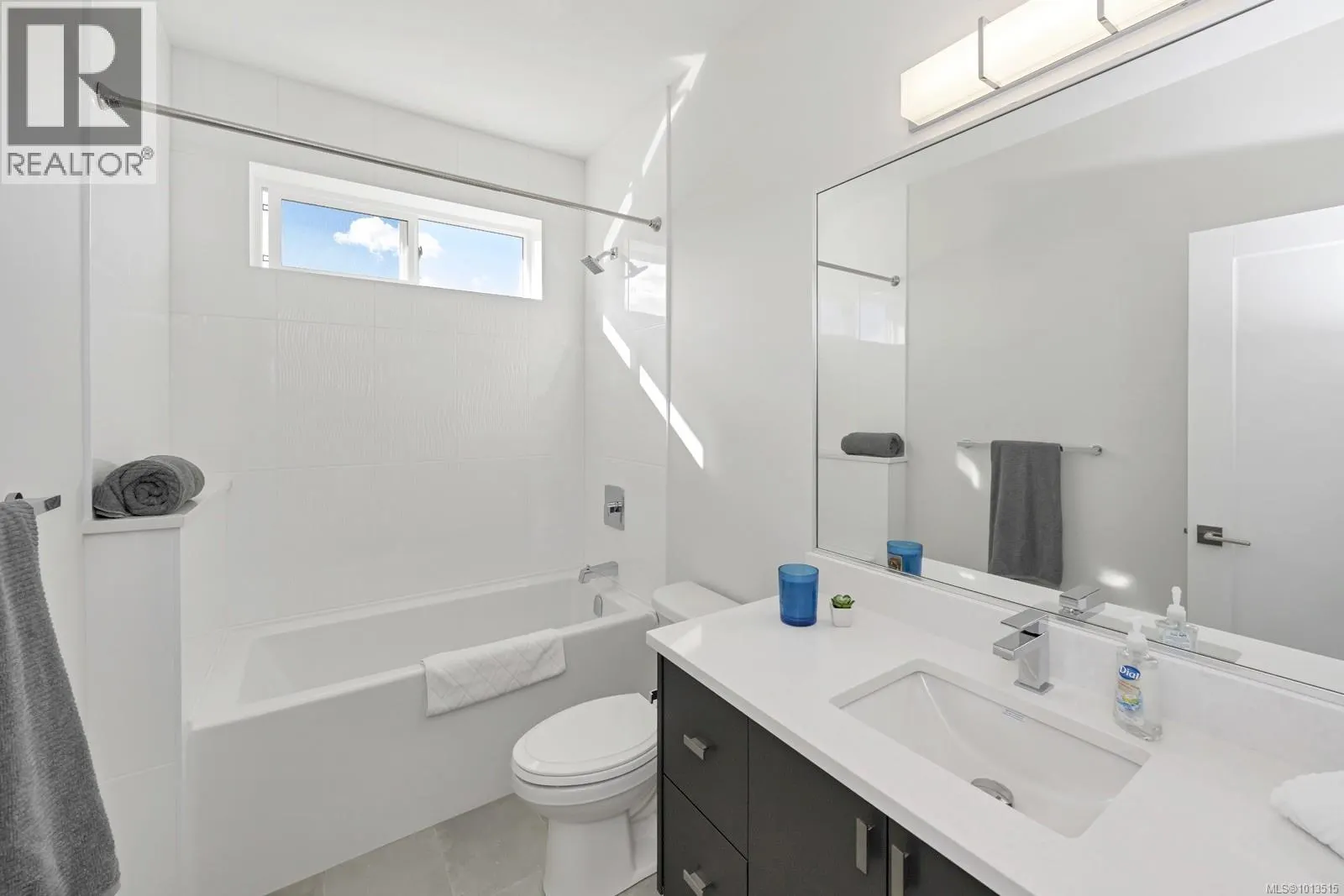 2083 Deerbrush Cres