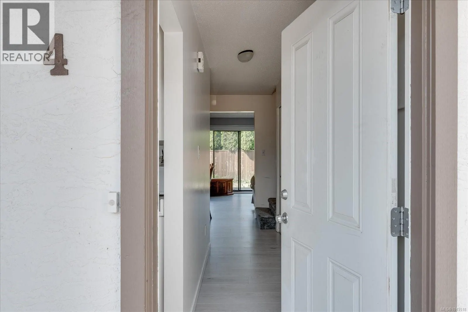 4 1195 Stuart Pl