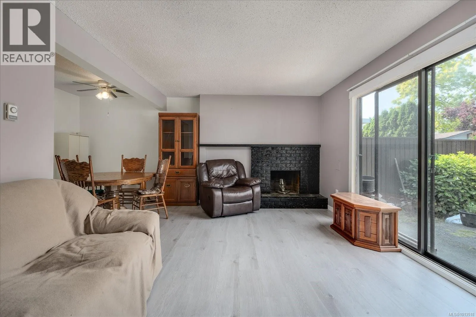4 1195 Stuart Pl