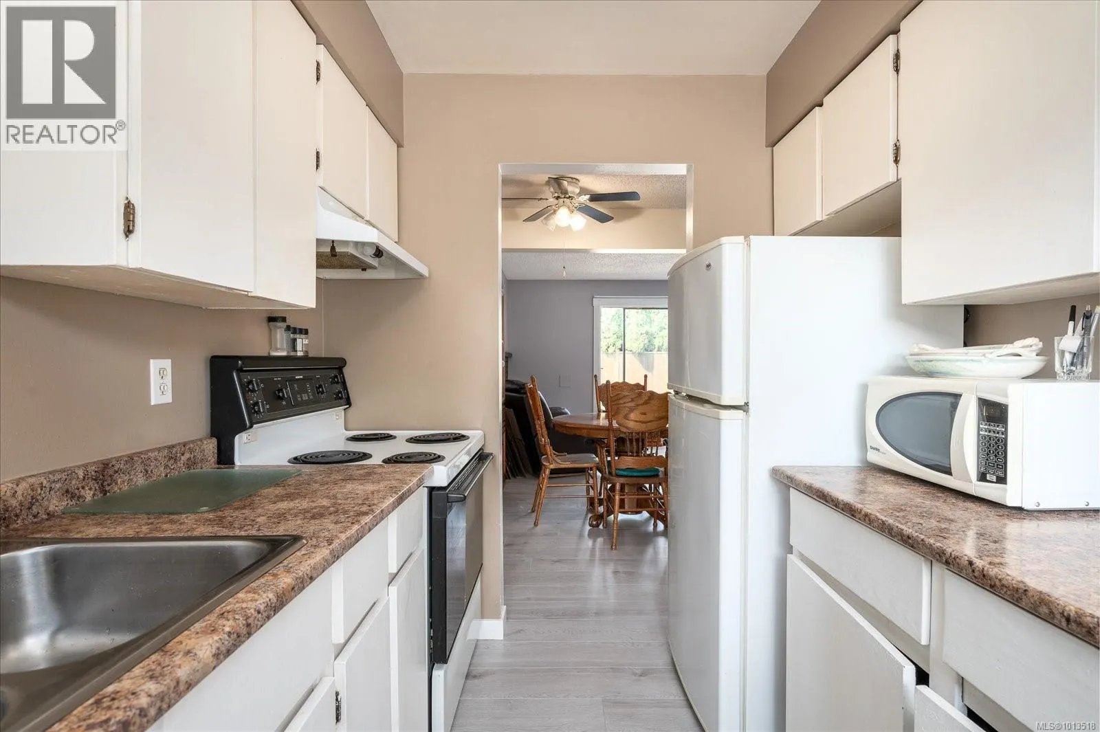 4 1195 Stuart Pl