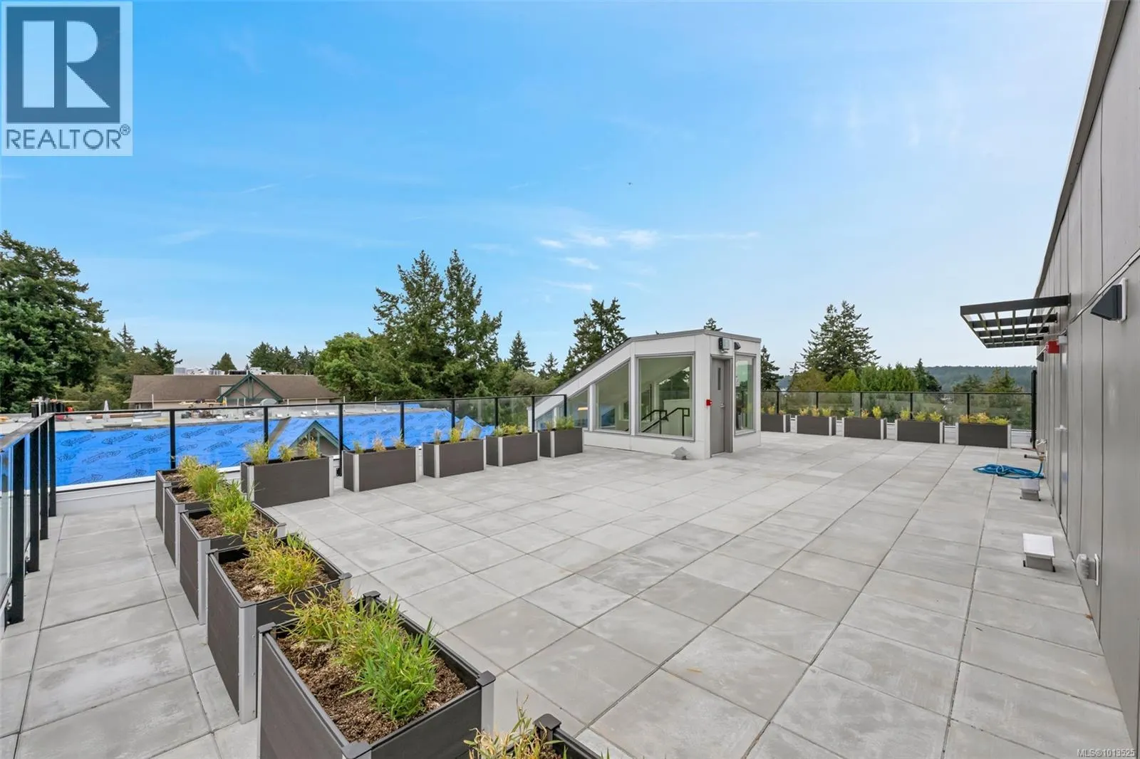 507 258 Helmcken Rd