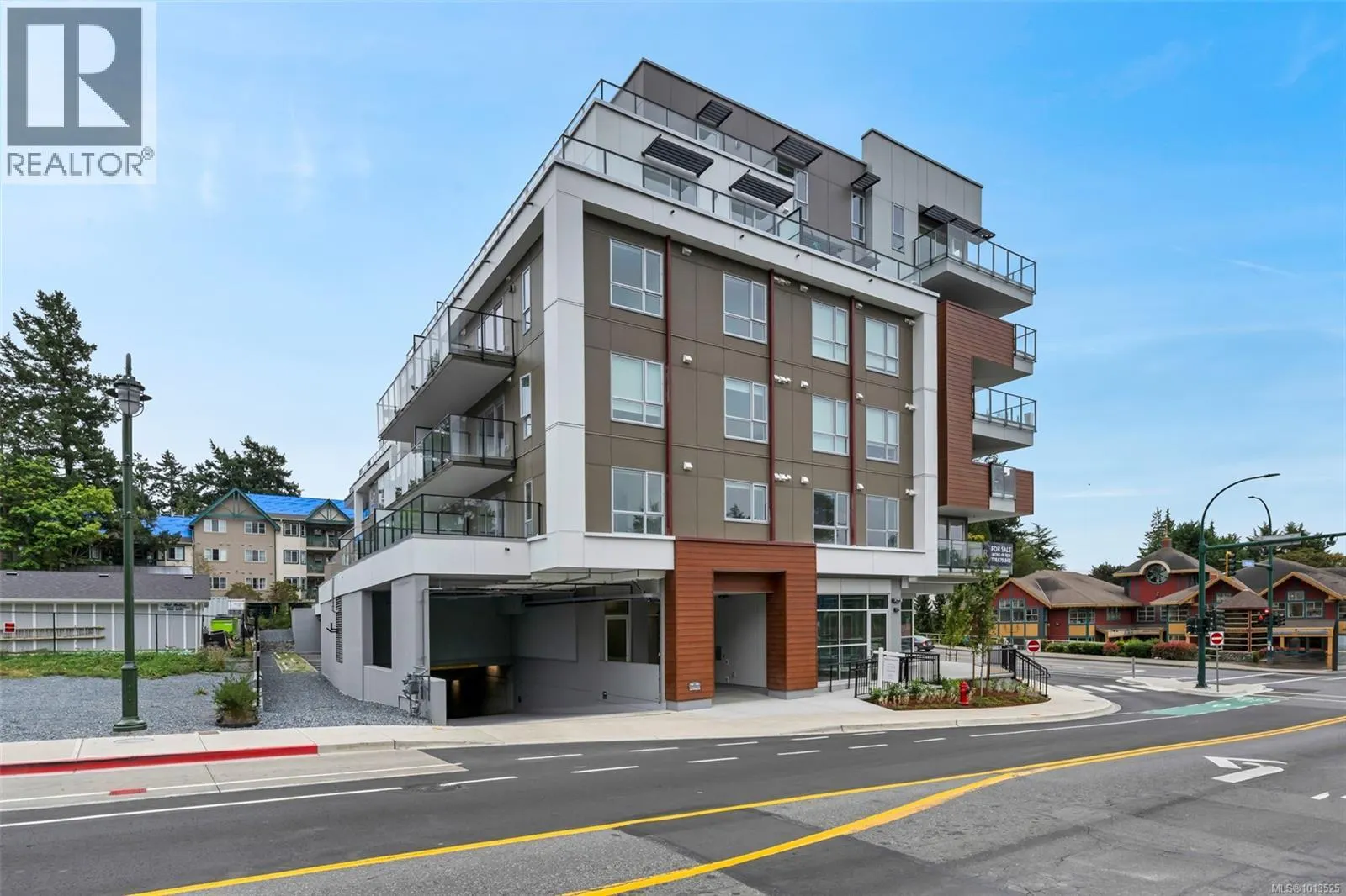 507 258 Helmcken Rd