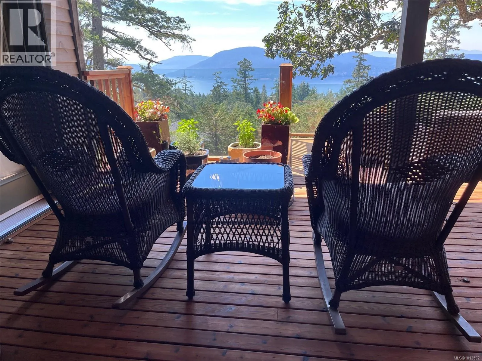 235 Canvasback Pl