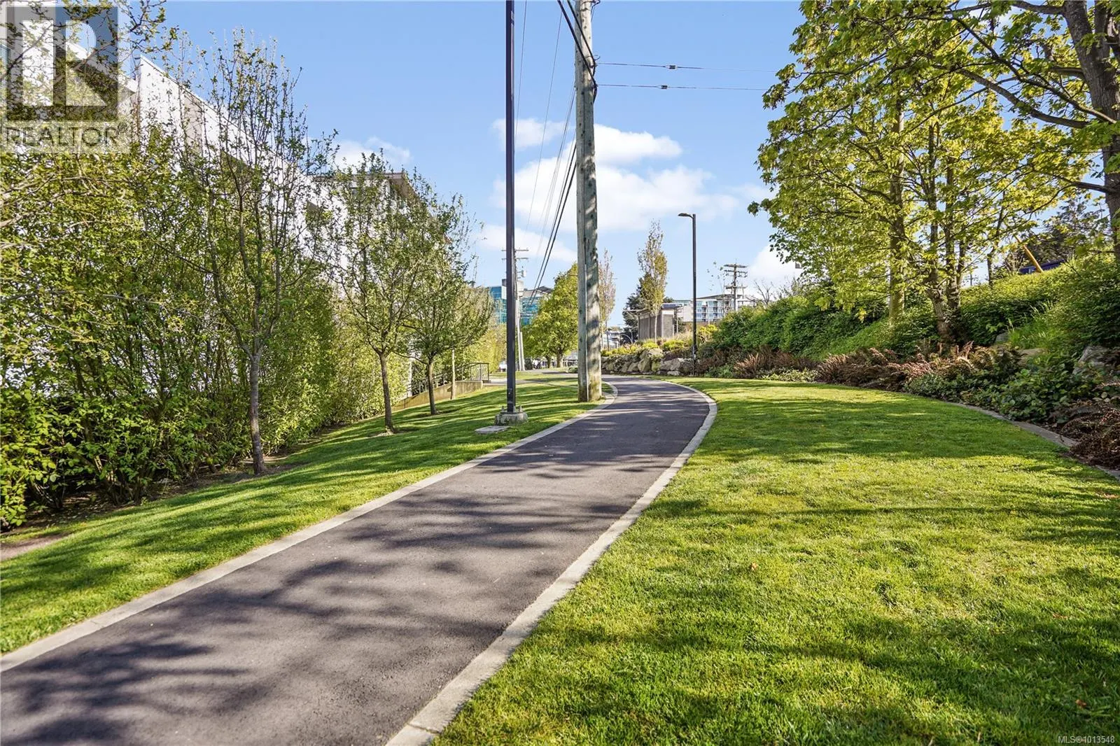 201 767 Tyee Rd