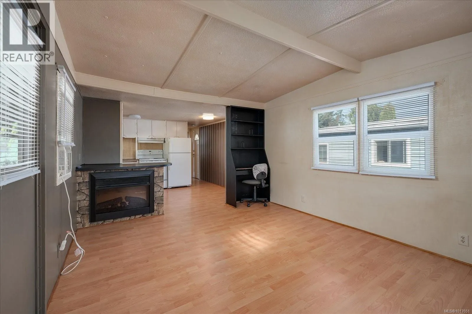 20 6820 Parklands Pl