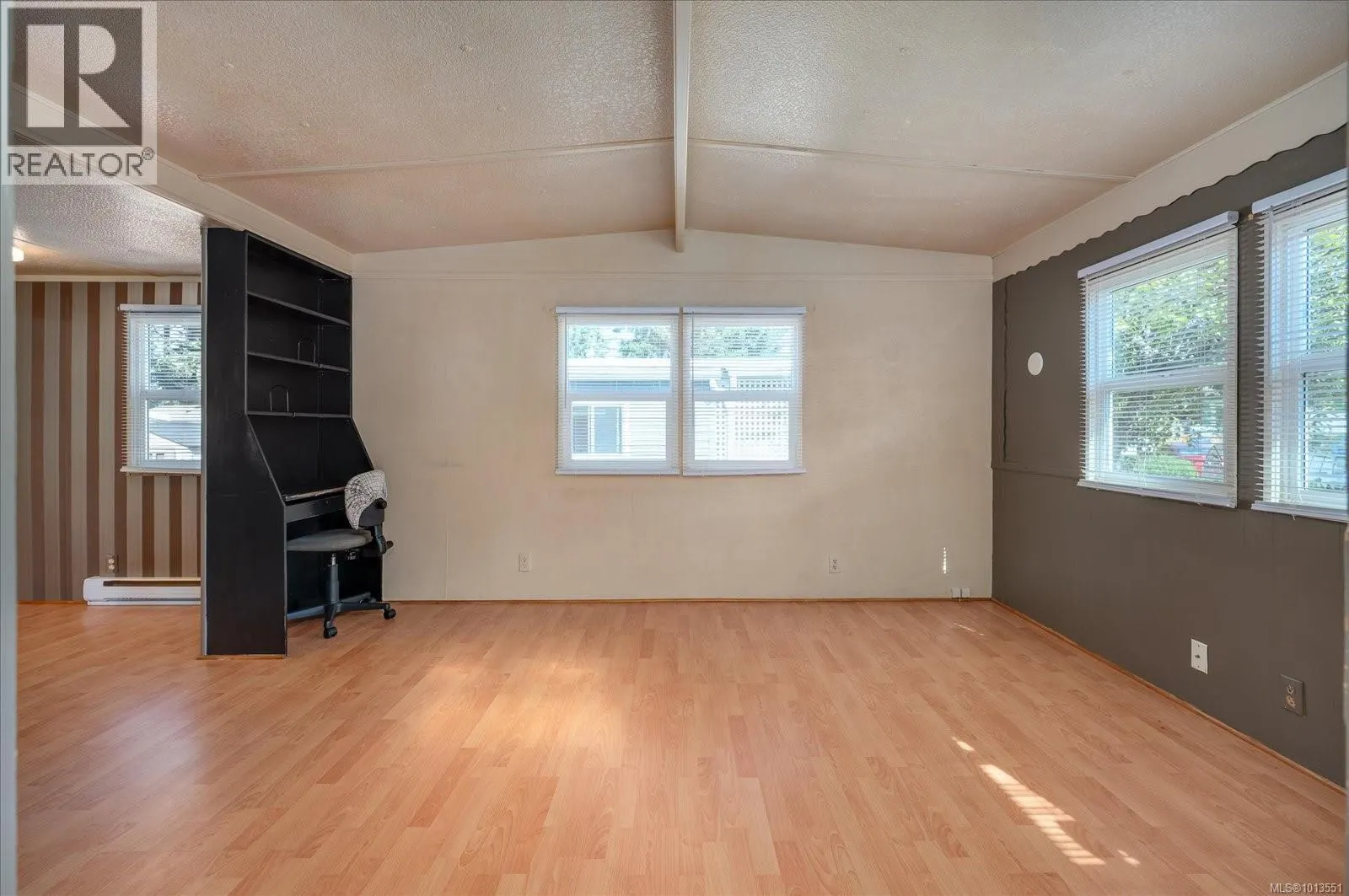 20 6820 Parklands Pl