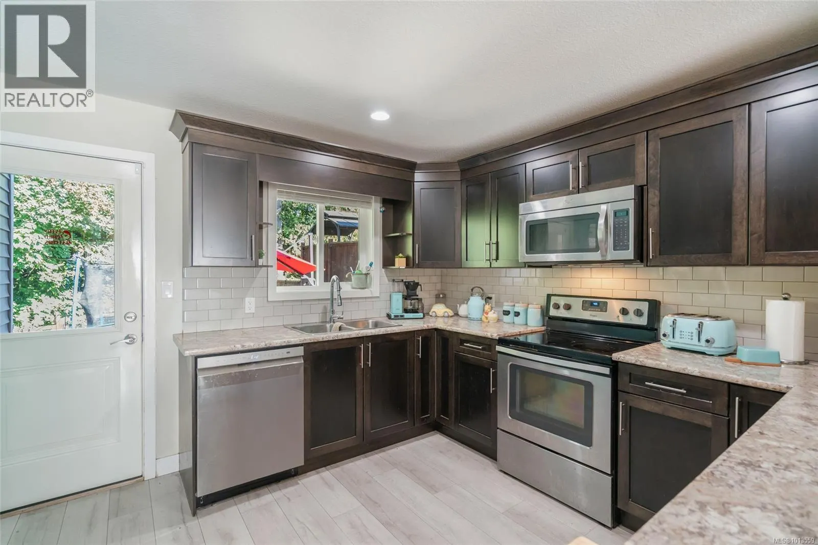 1104 Timberwood Dr