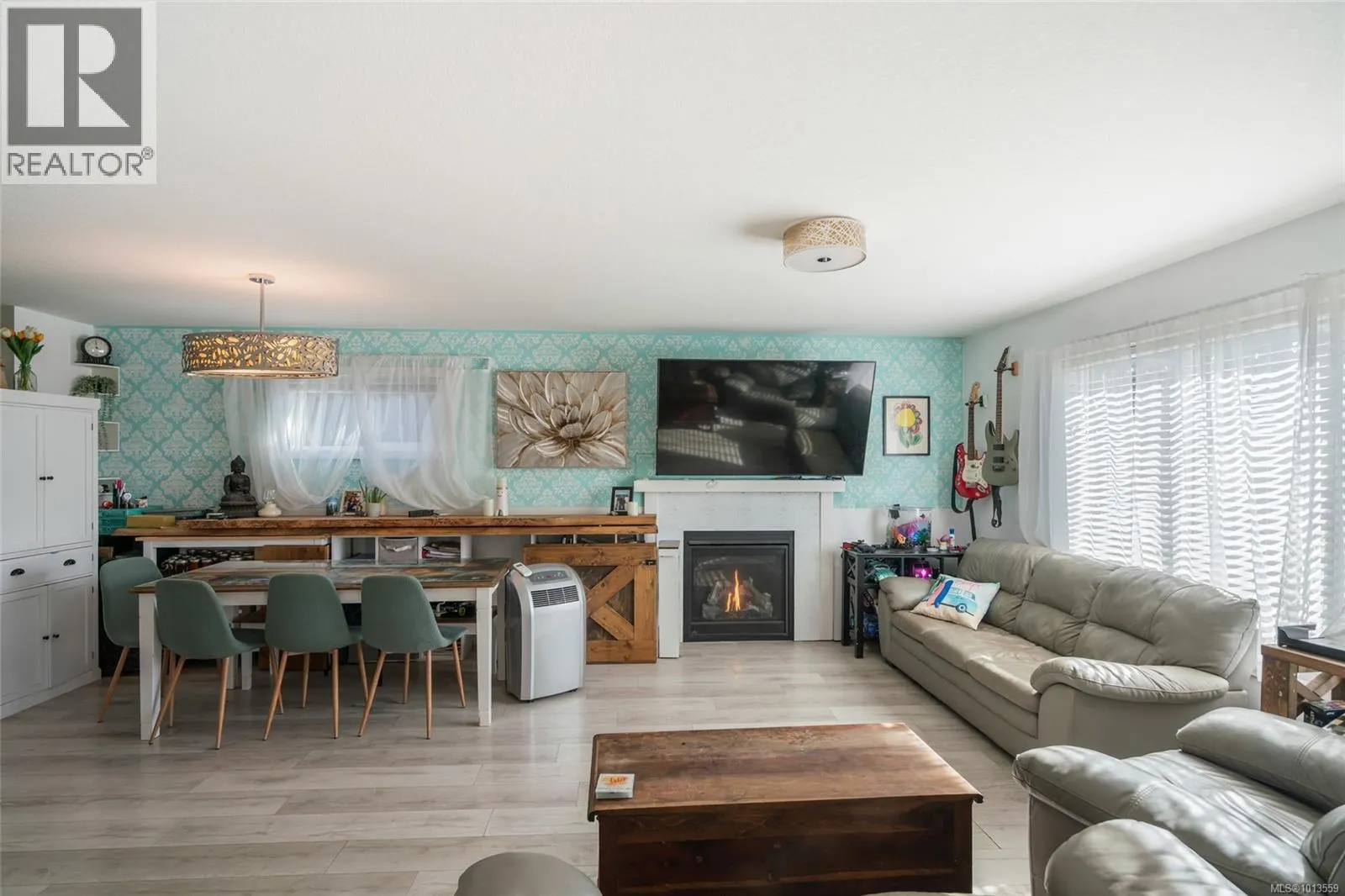 1104 Timberwood Dr
