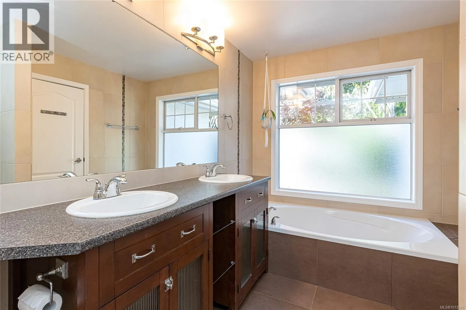 1096 Valewood Trail