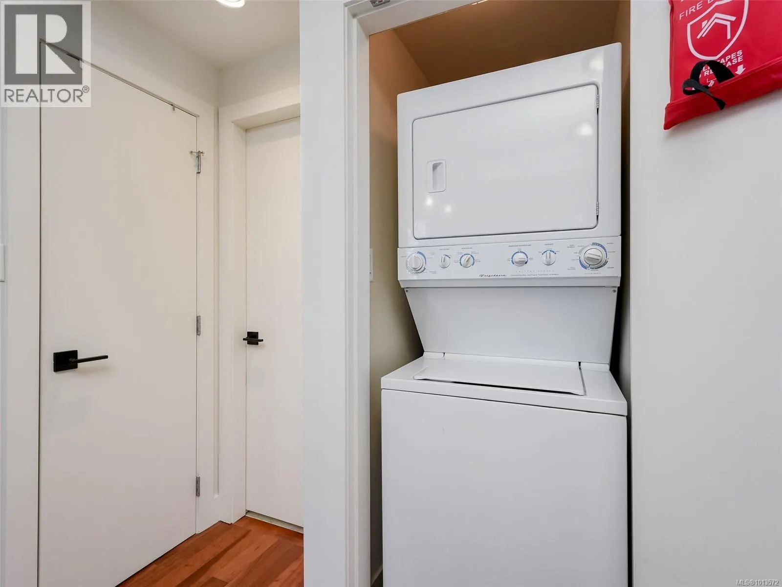 N608 737 Humboldt St