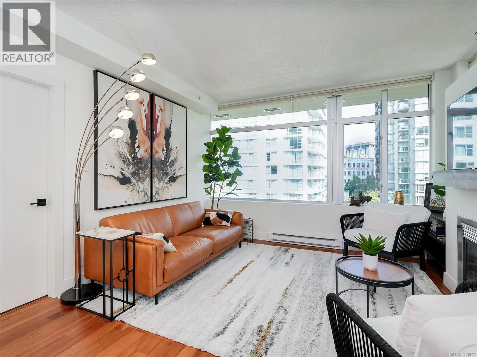 N608 737 Humboldt St