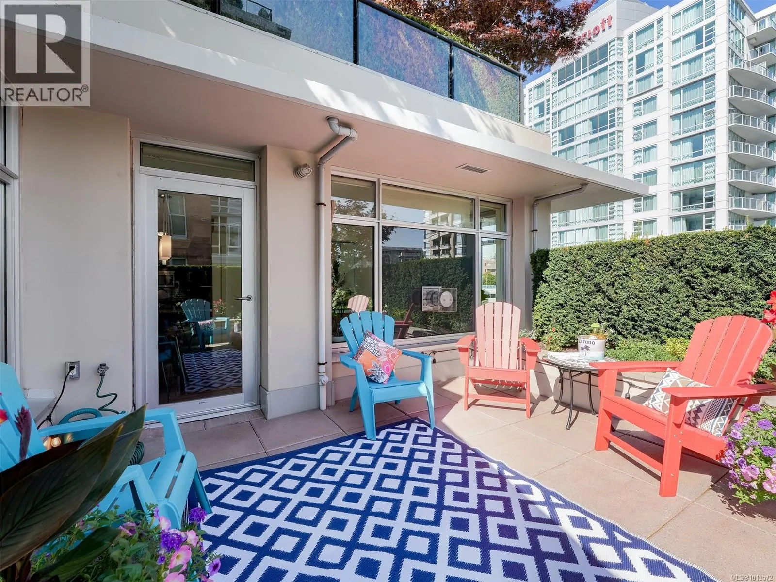 N608 737 Humboldt St