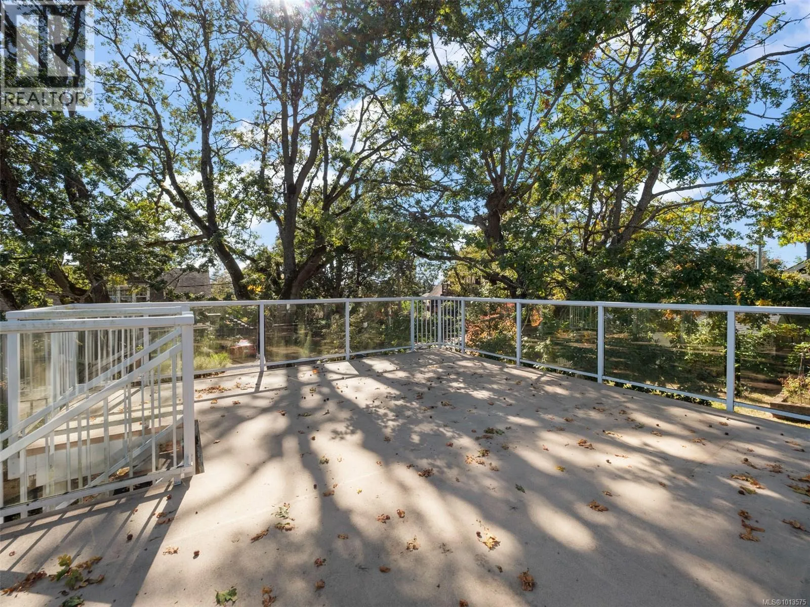 2702 Roseberry Ave