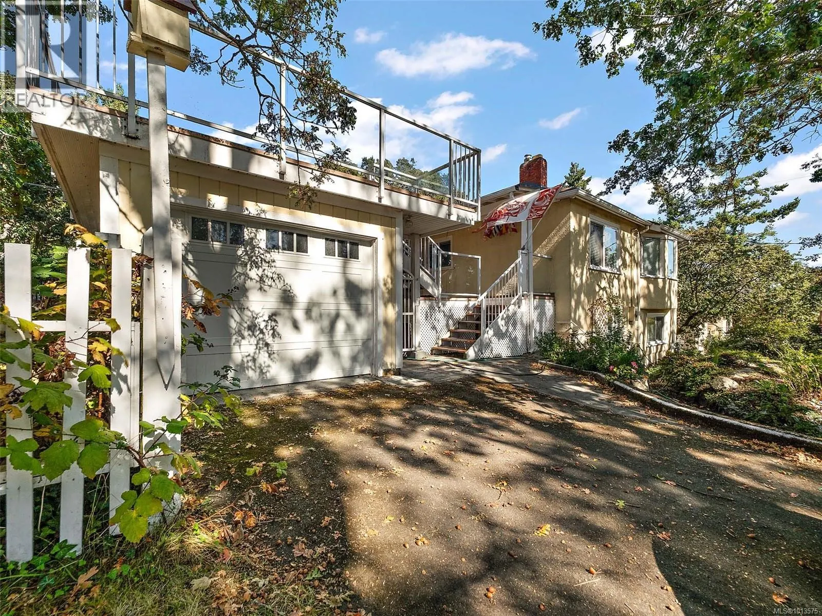 2702 Roseberry Ave