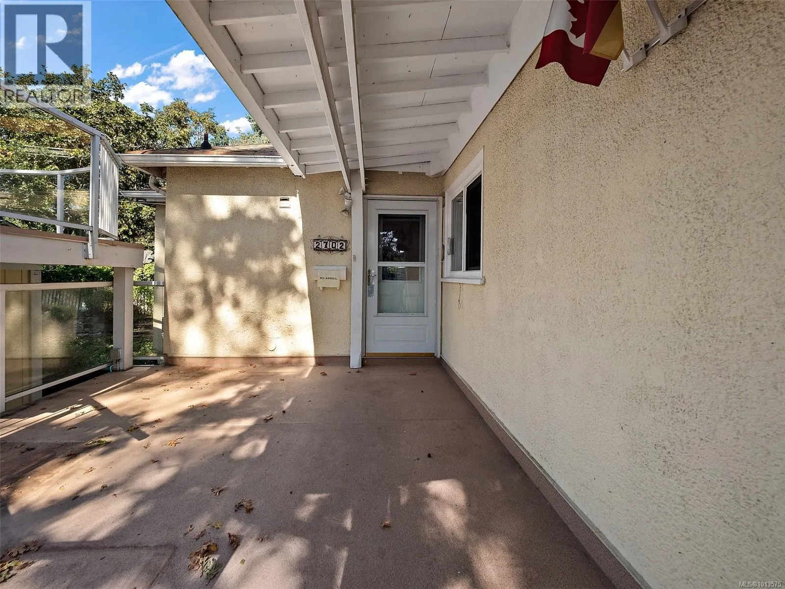 2702 Roseberry Ave