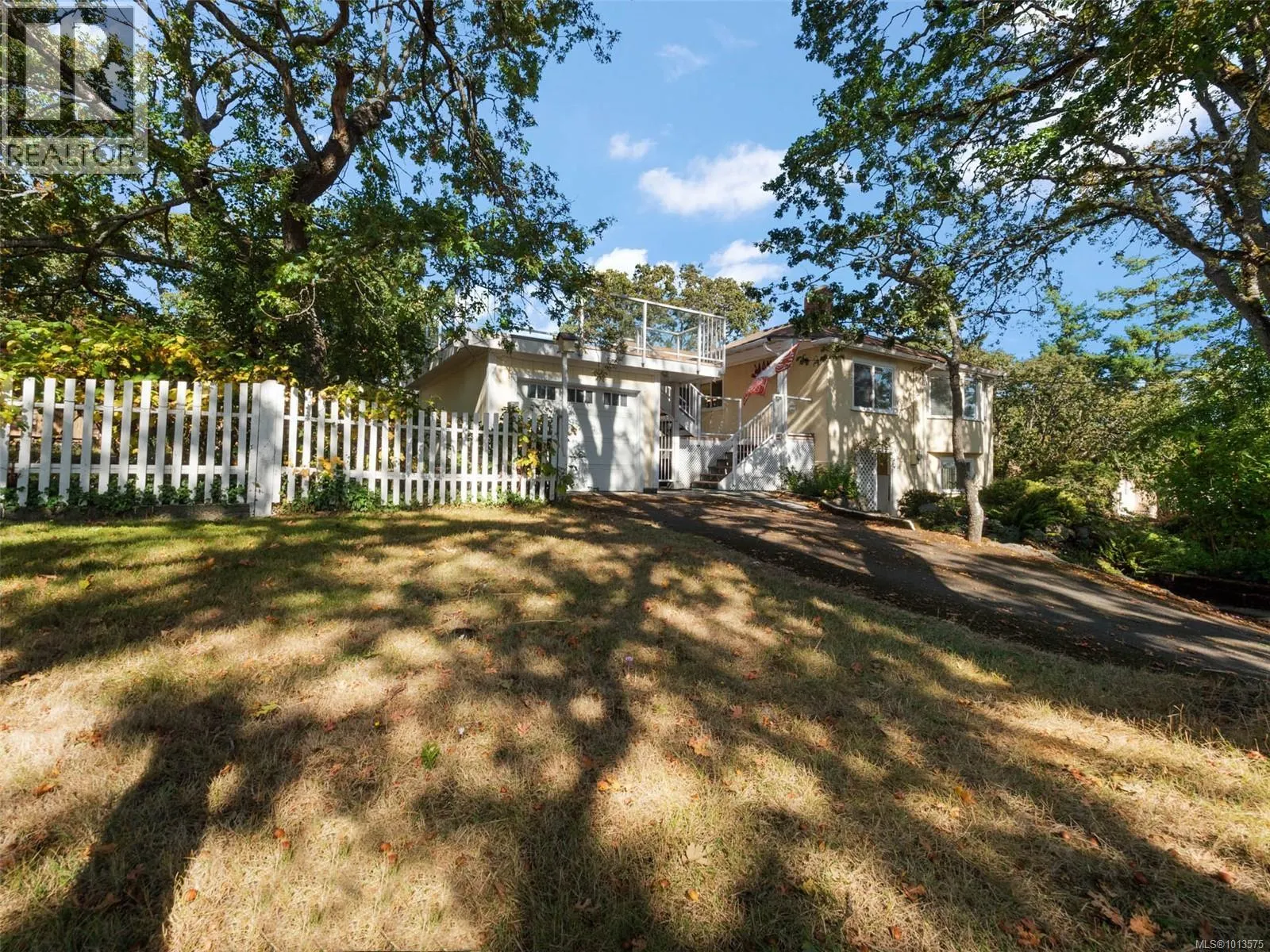 2702 Roseberry Ave