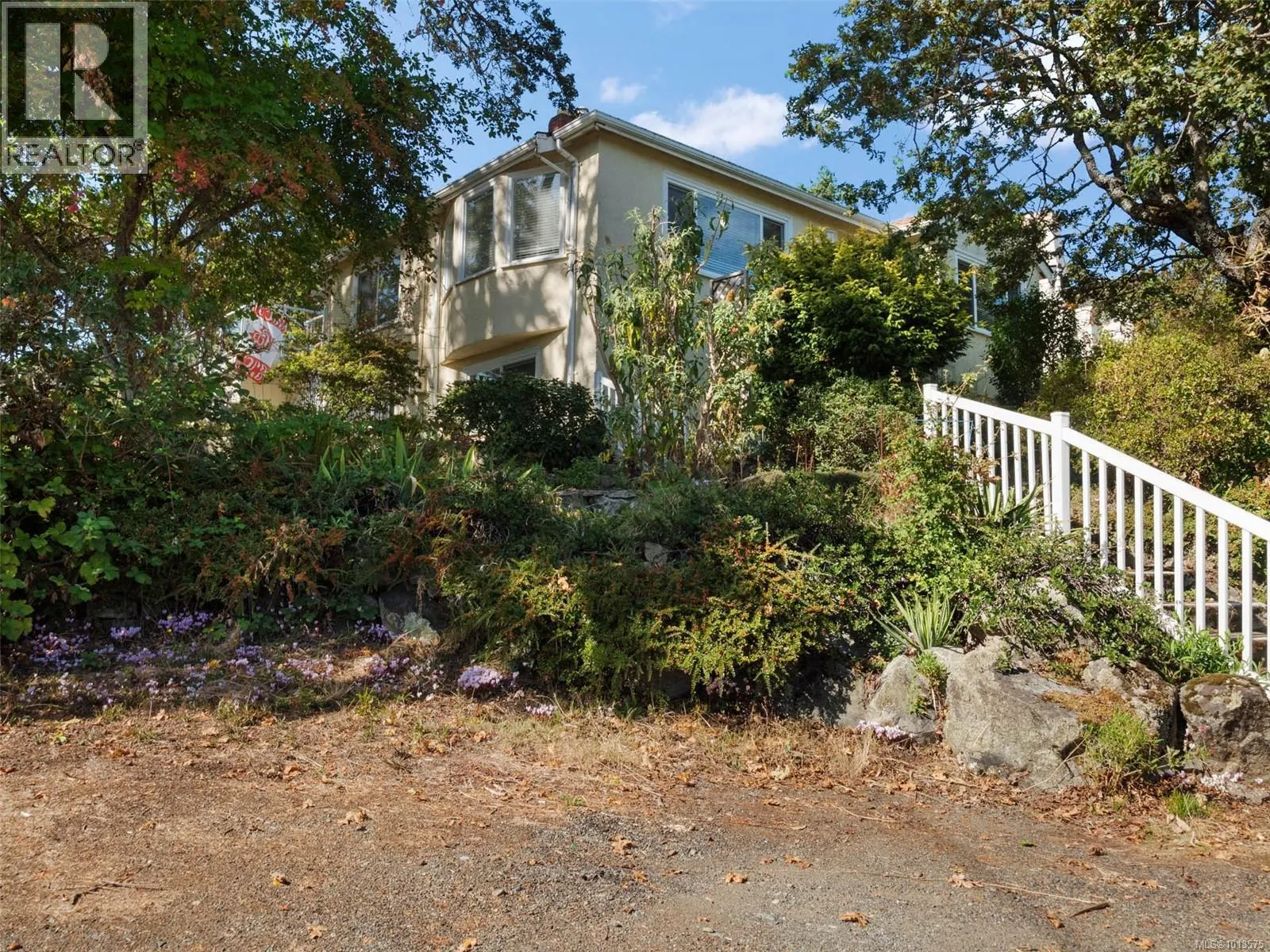 2702 Roseberry Ave