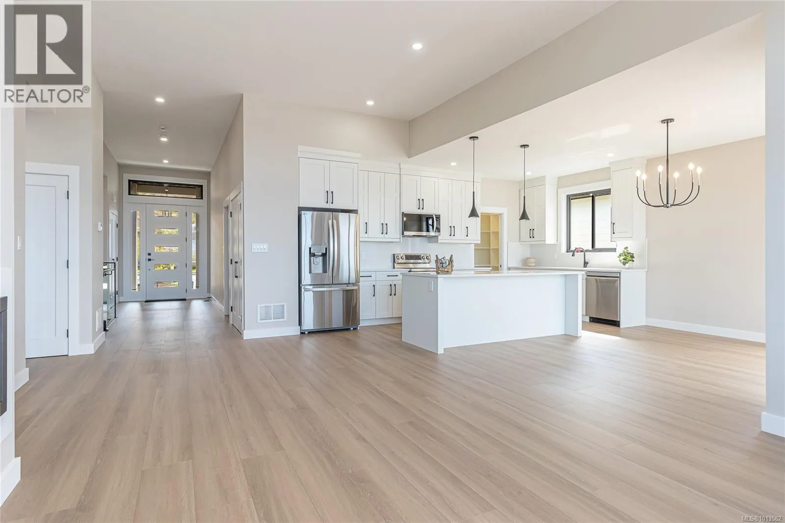 3195 Woodrush Dr