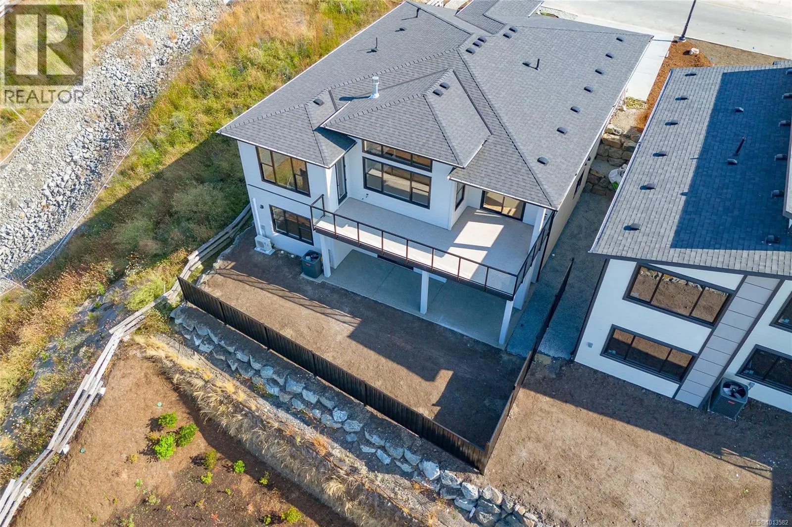 3195 Woodrush Dr