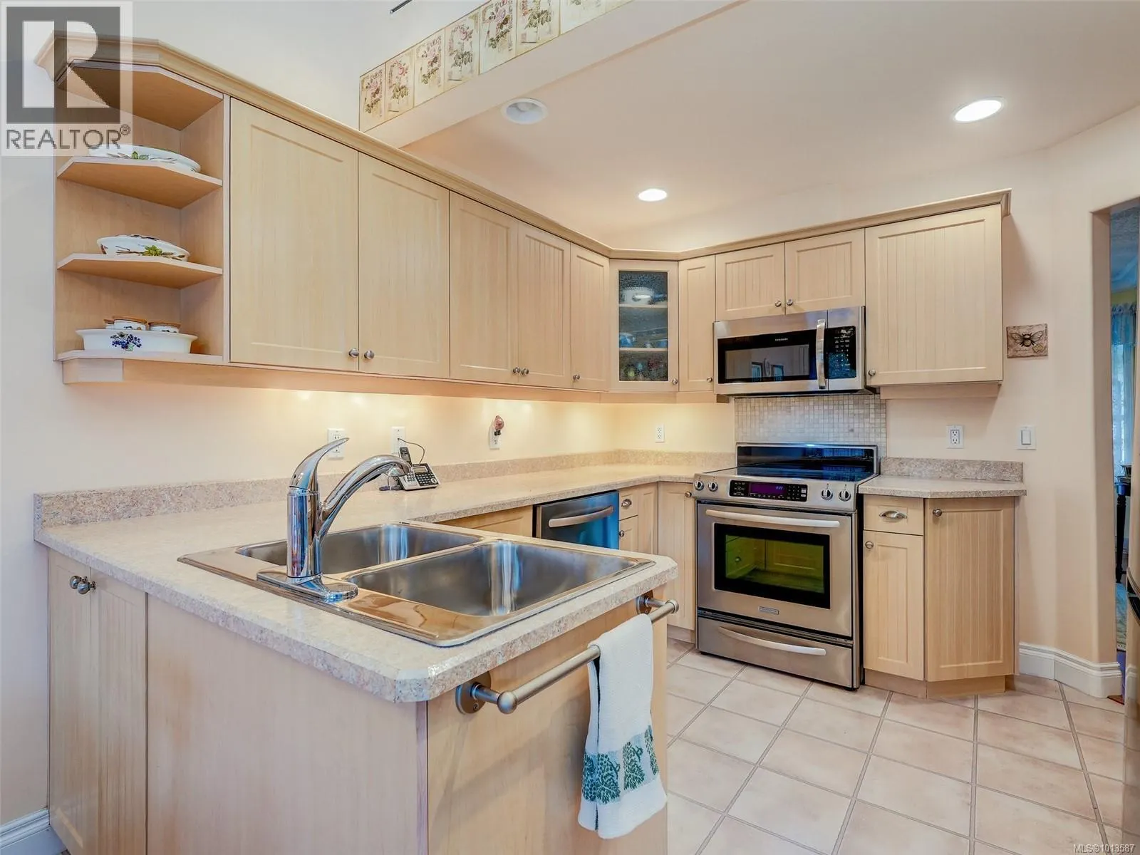 105 1645 Narissa Rd