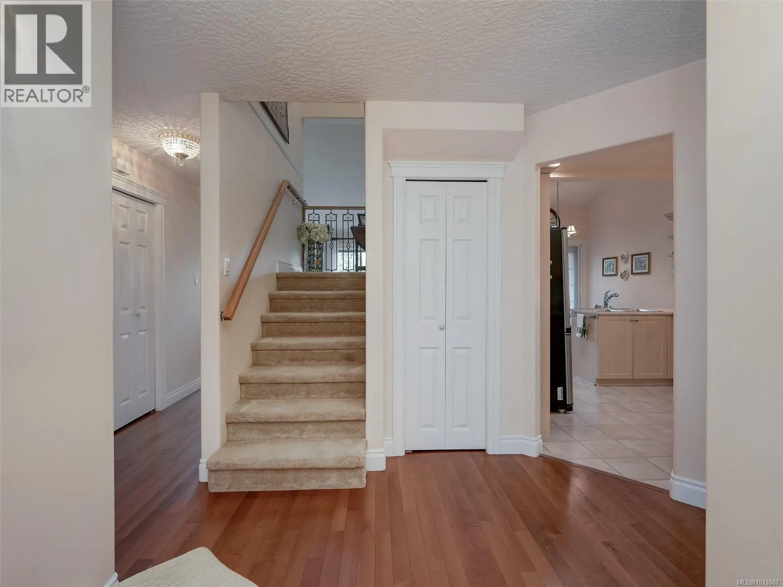 105 1645 Narissa Rd