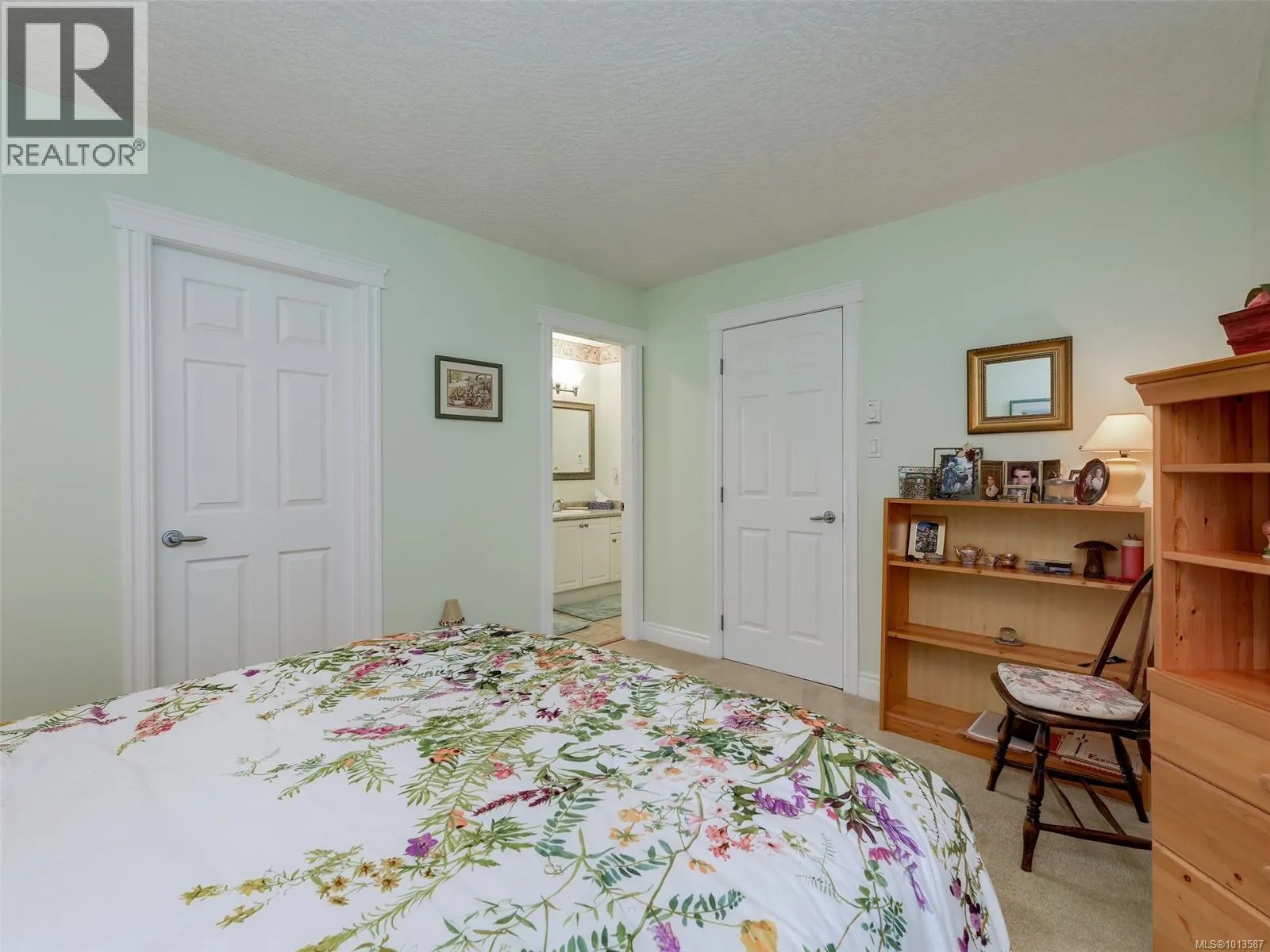 105 1645 Narissa Rd