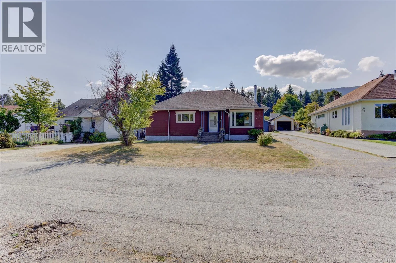 24 Hemlock St