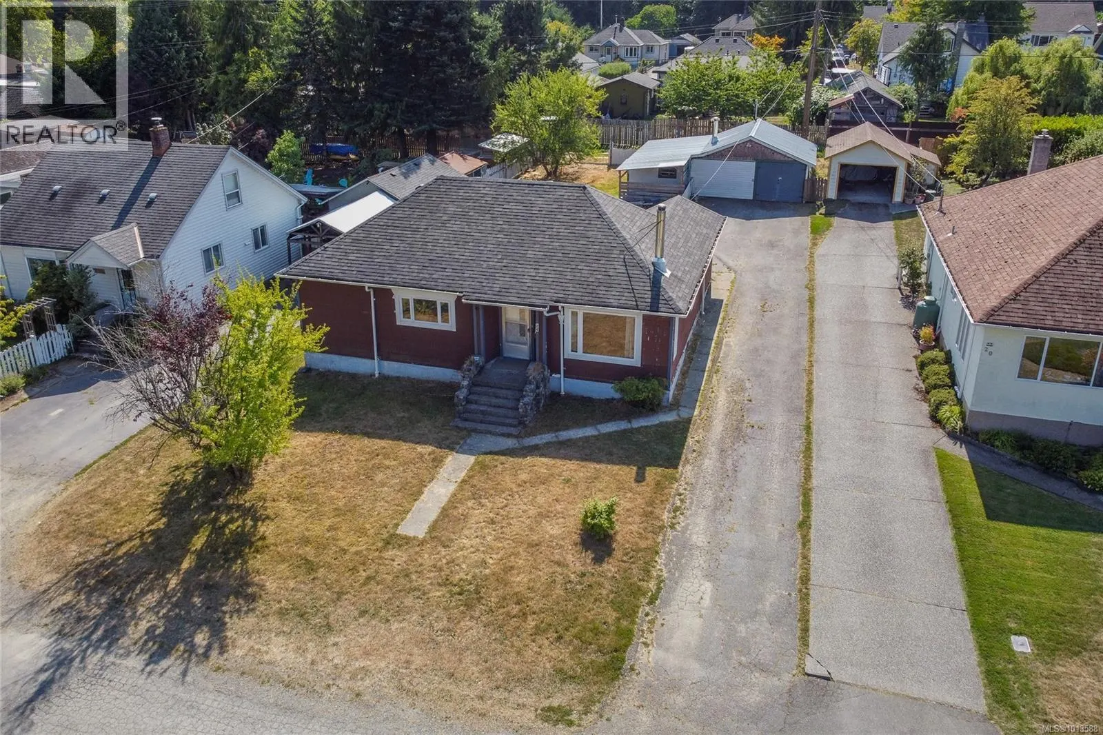 24 Hemlock St