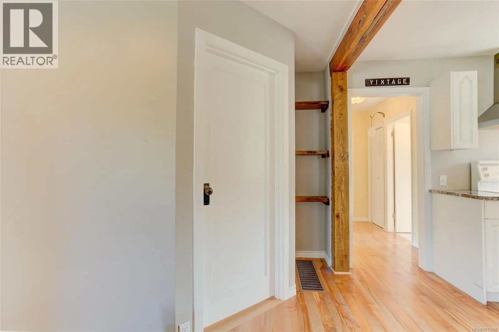 24 Hemlock St