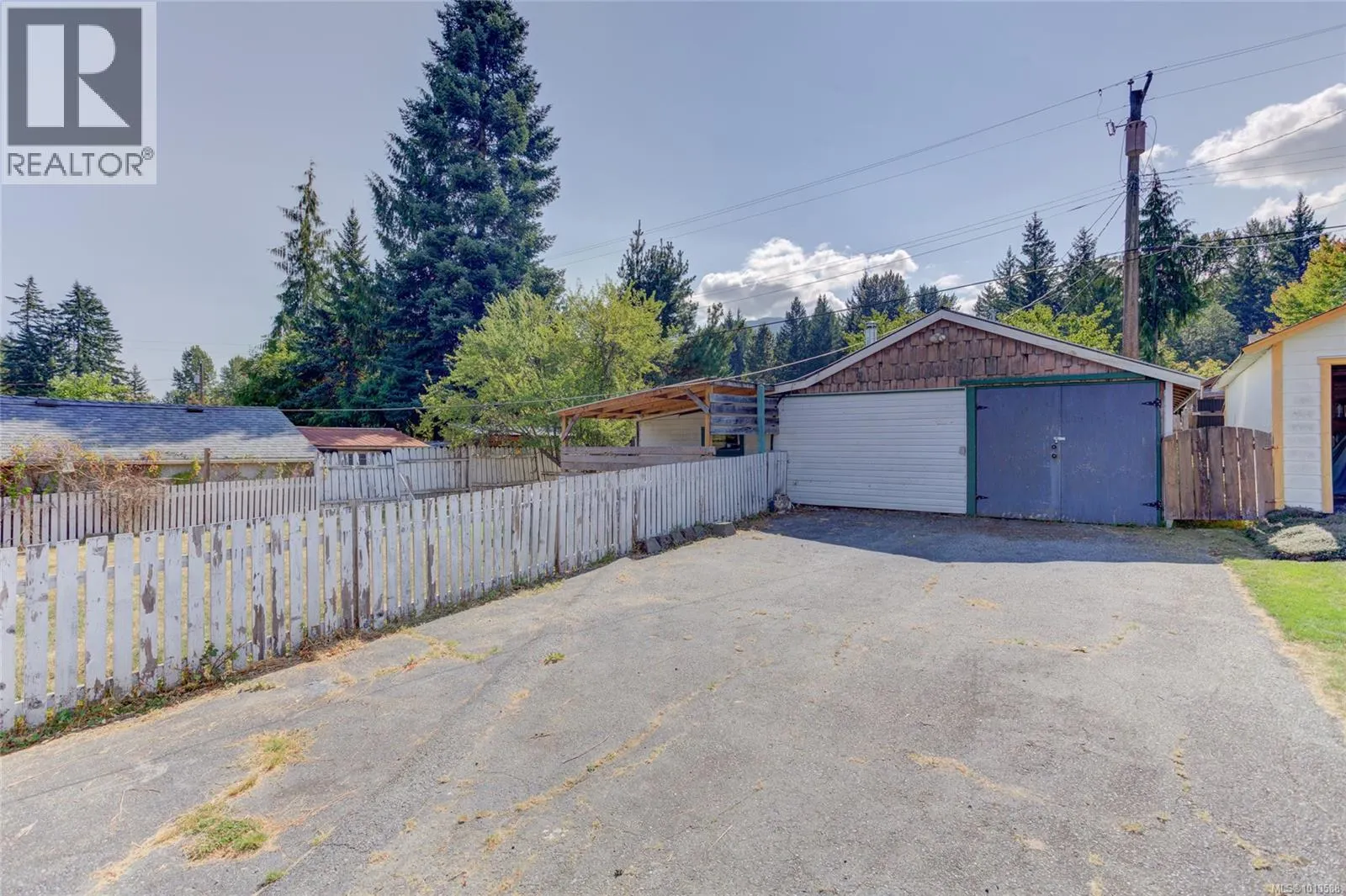 24 Hemlock St