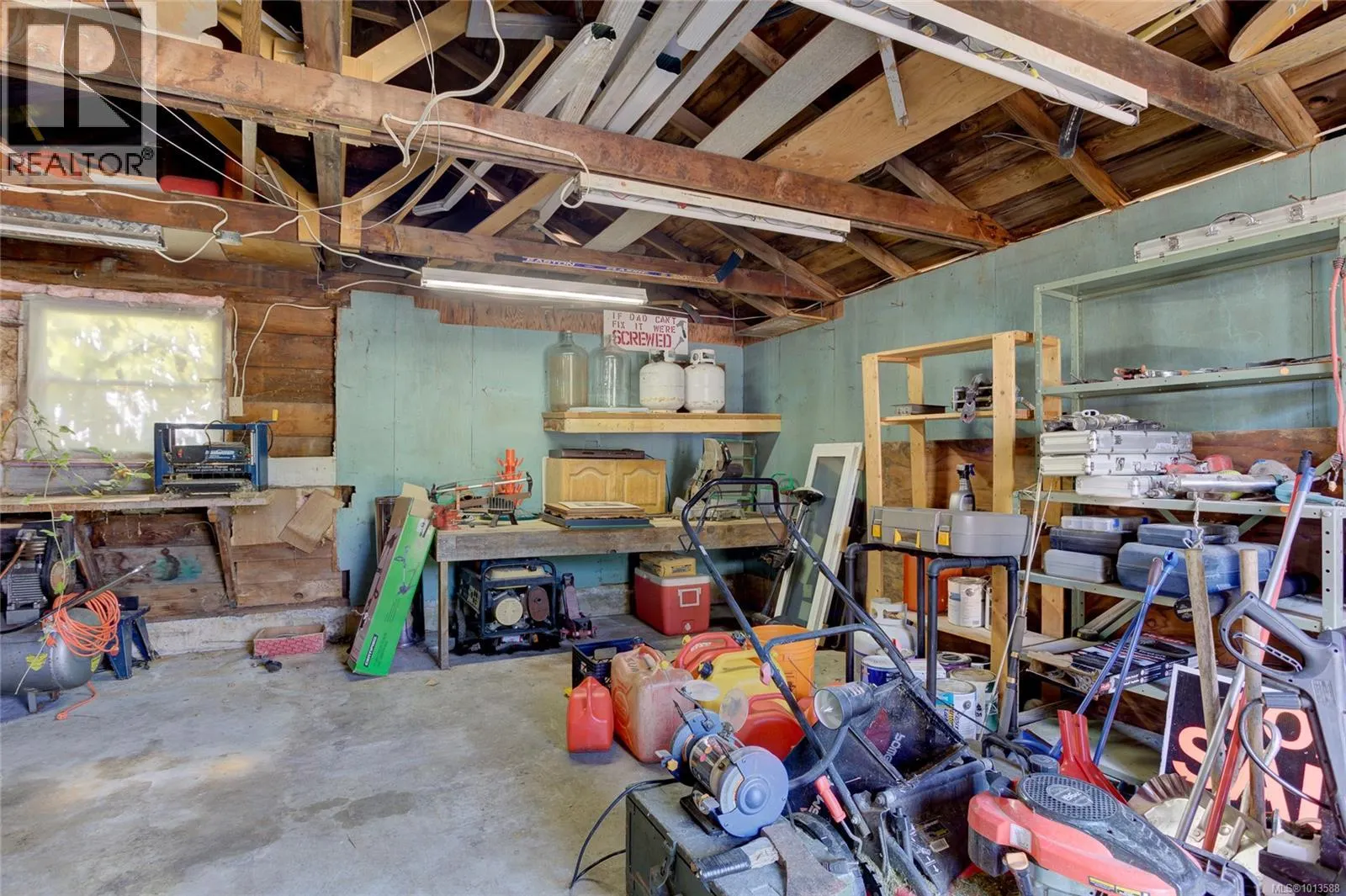 24 Hemlock St