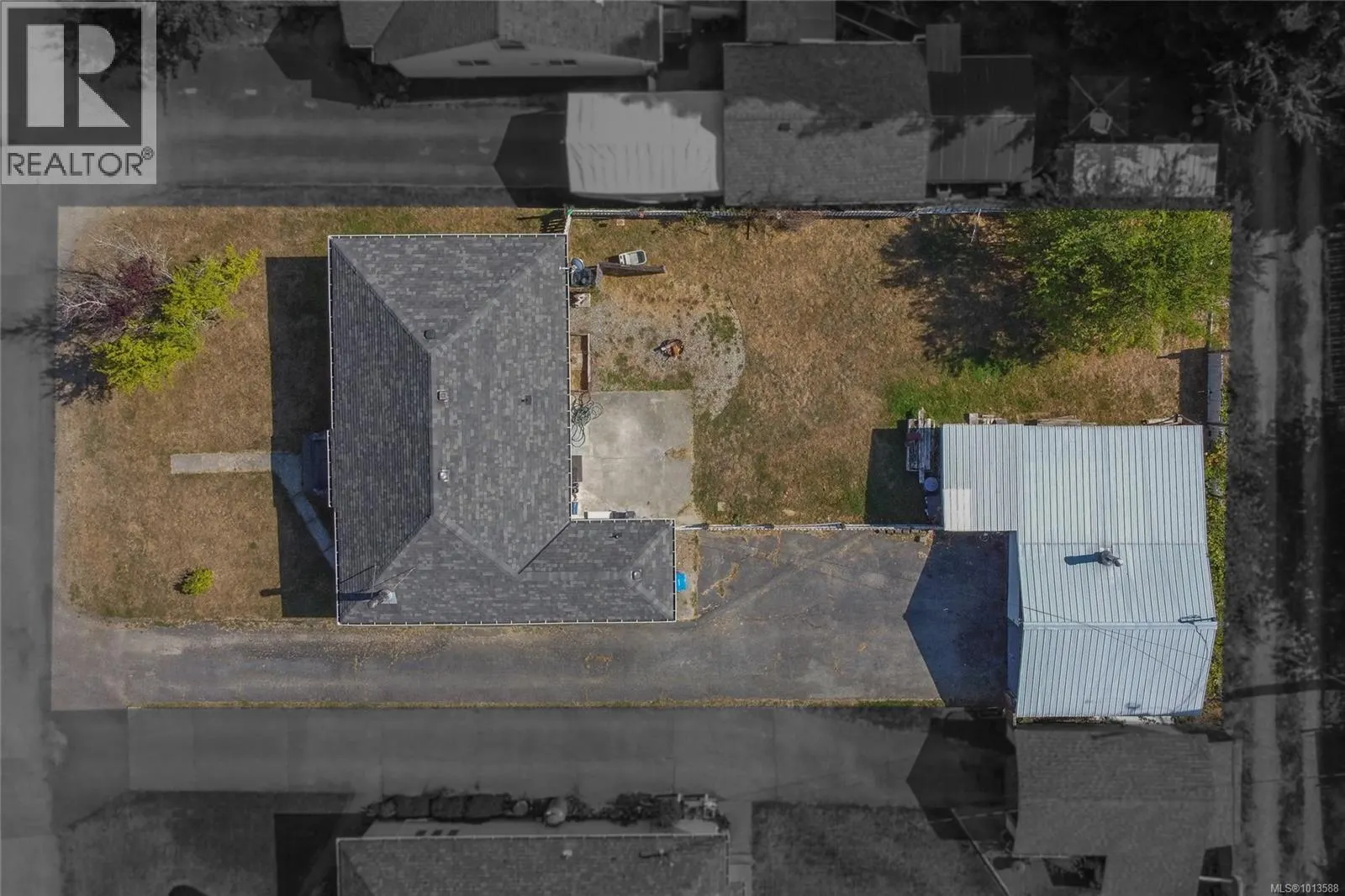 24 Hemlock St