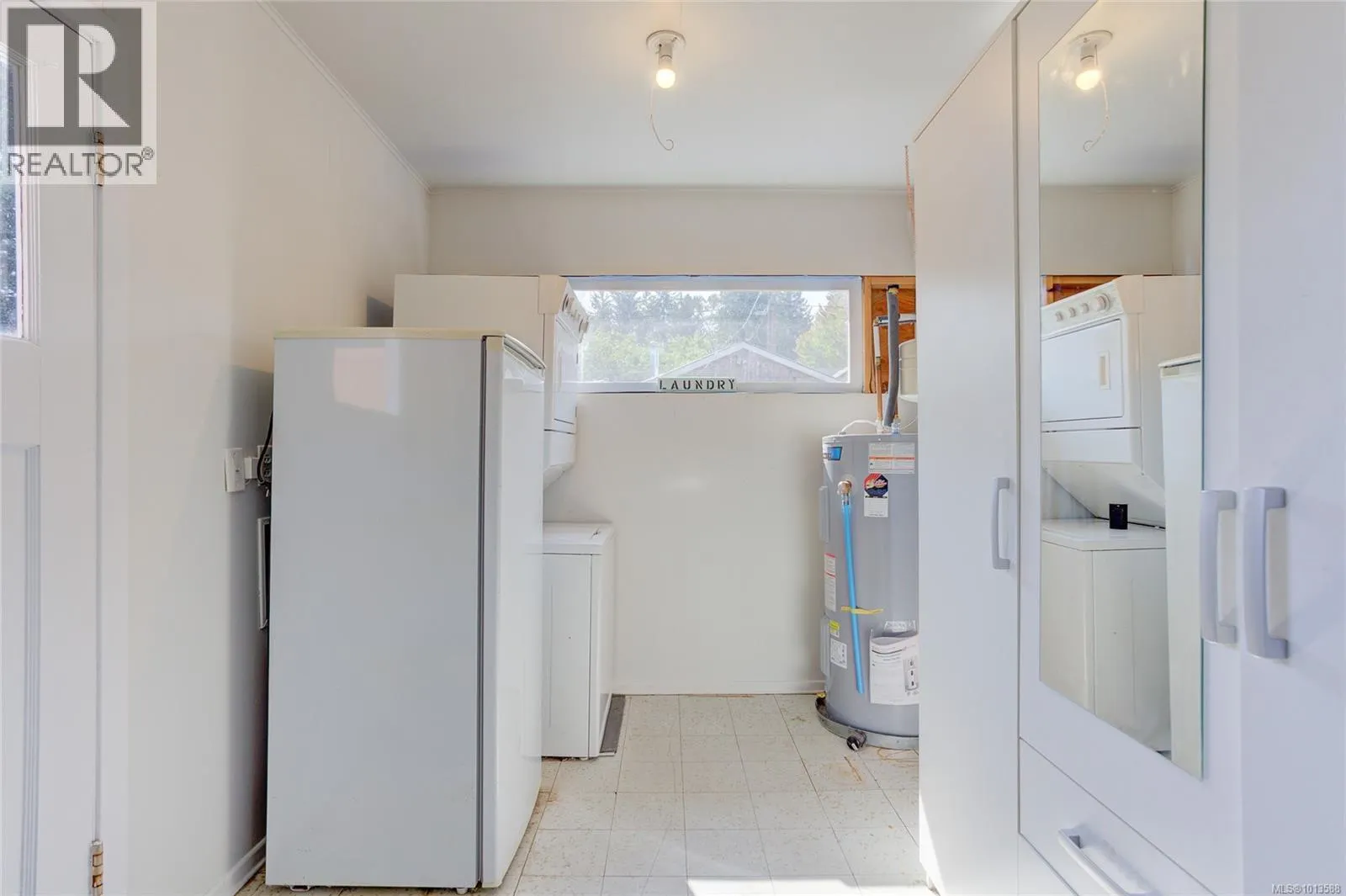 24 Hemlock St