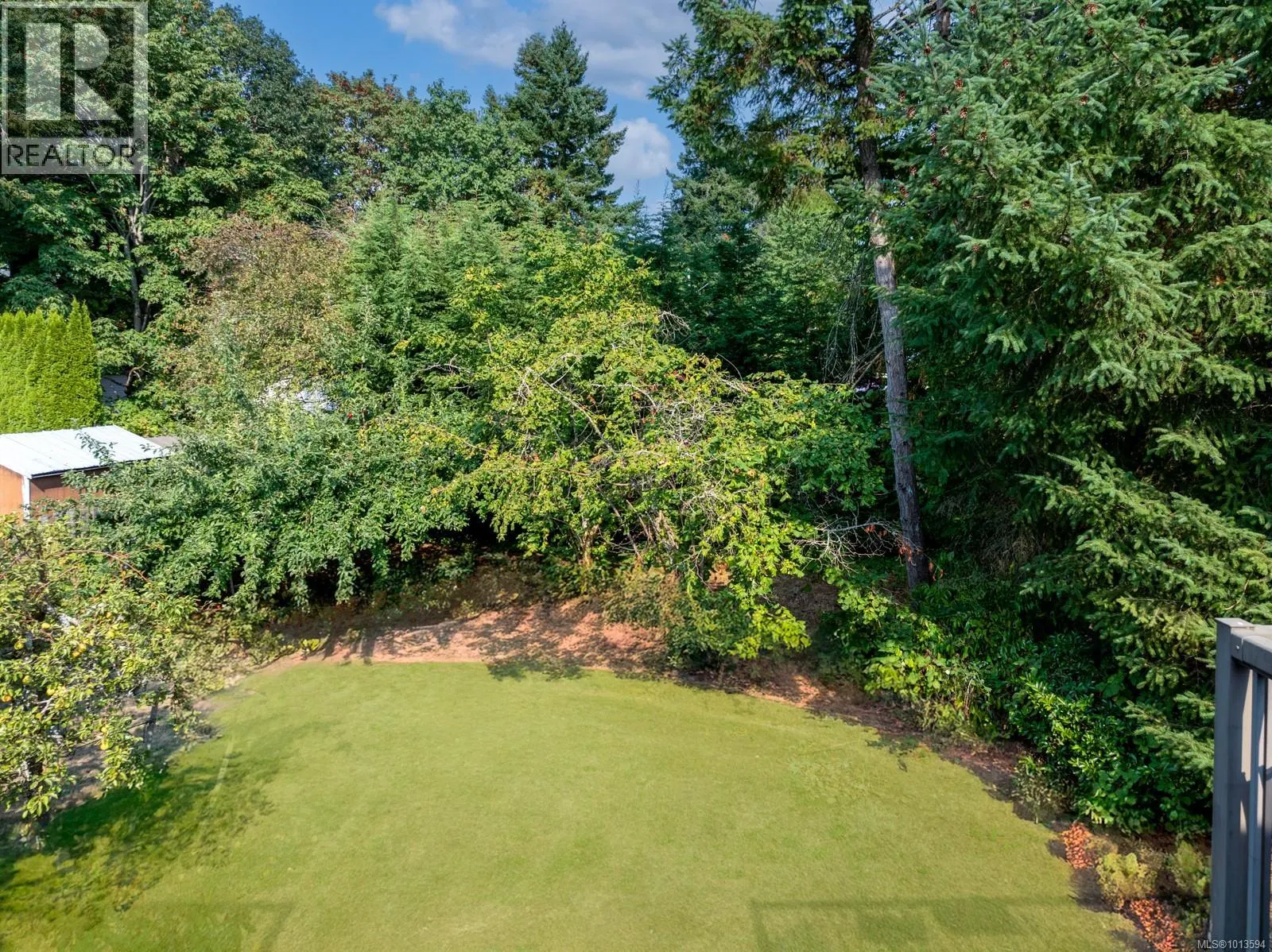 4738 Oakridge Dr