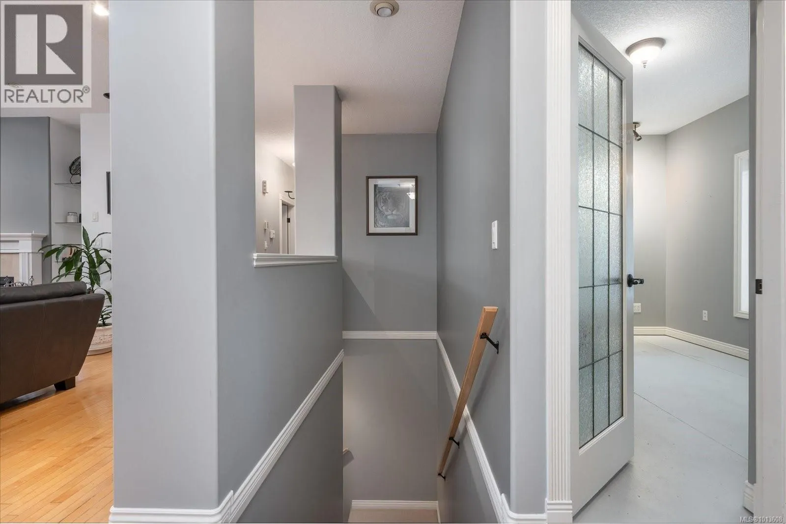 2830 Haliday Cres