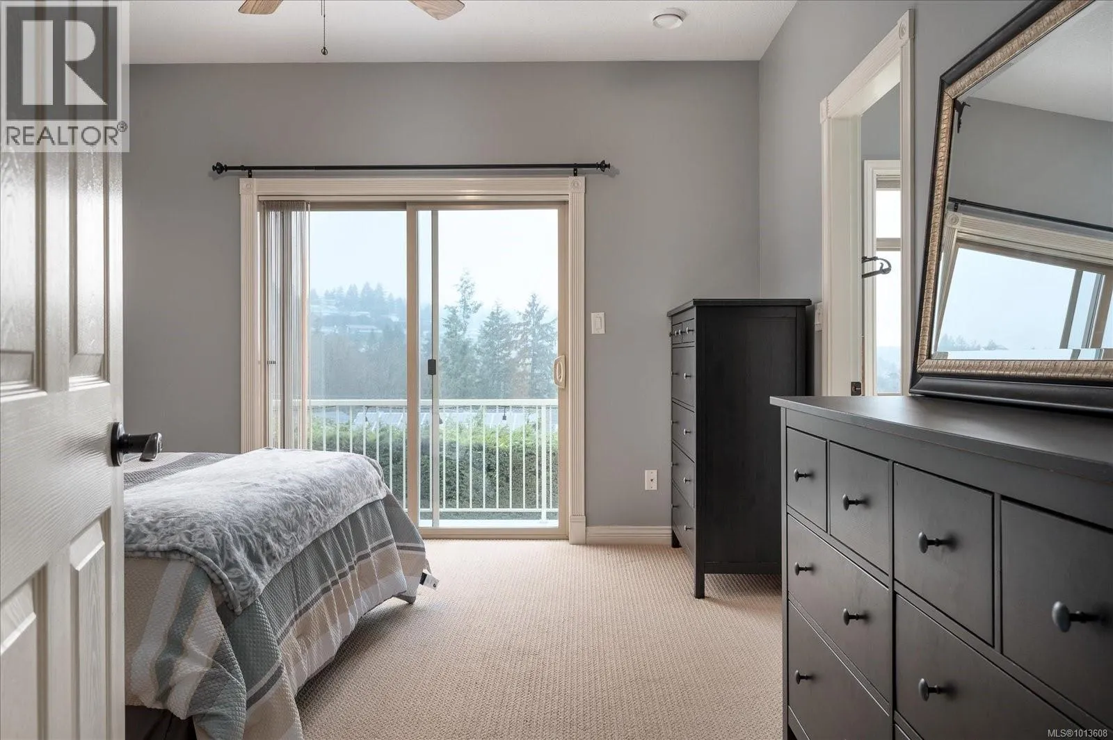 2830 Haliday Cres
