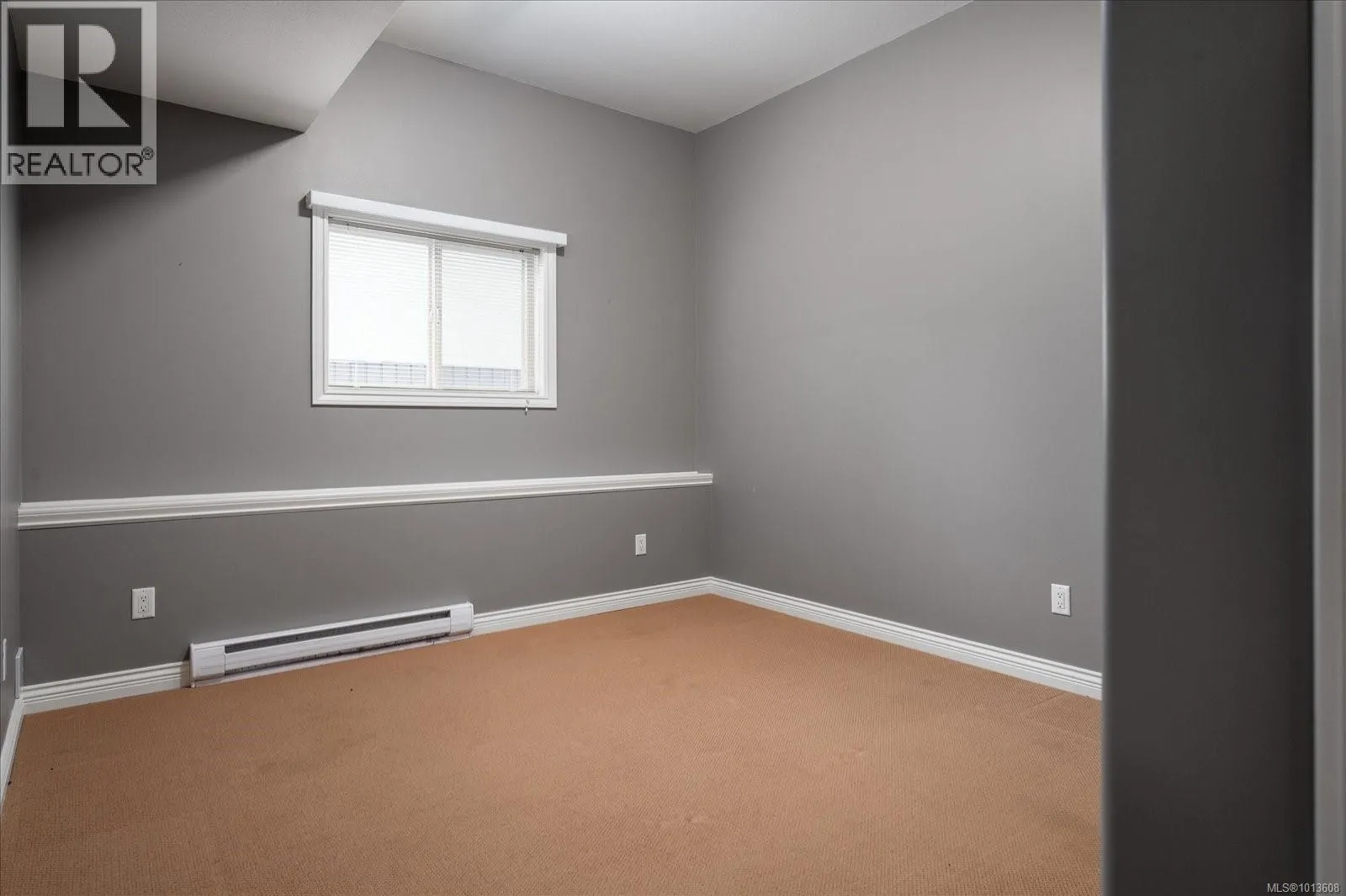 2830 Haliday Cres